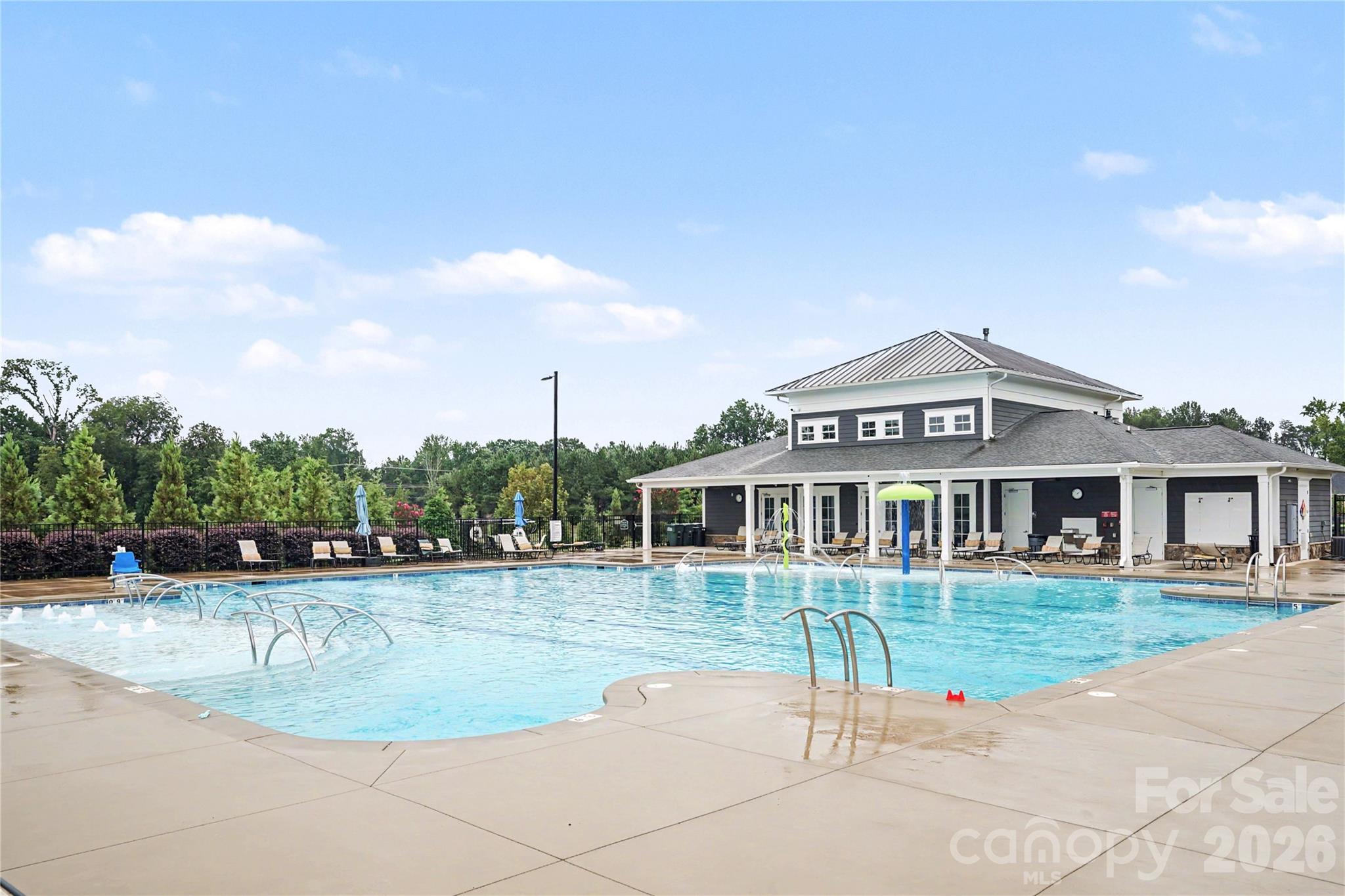 9039 Myrna Dr, Gastonia, NC 28056