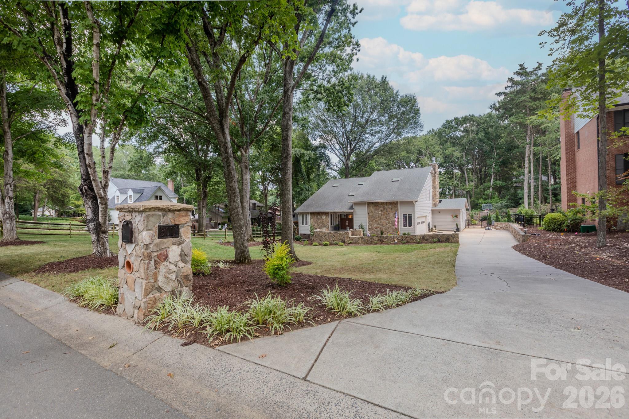 3011 Lauren Glen Rd, Charlotte, NC 28226
