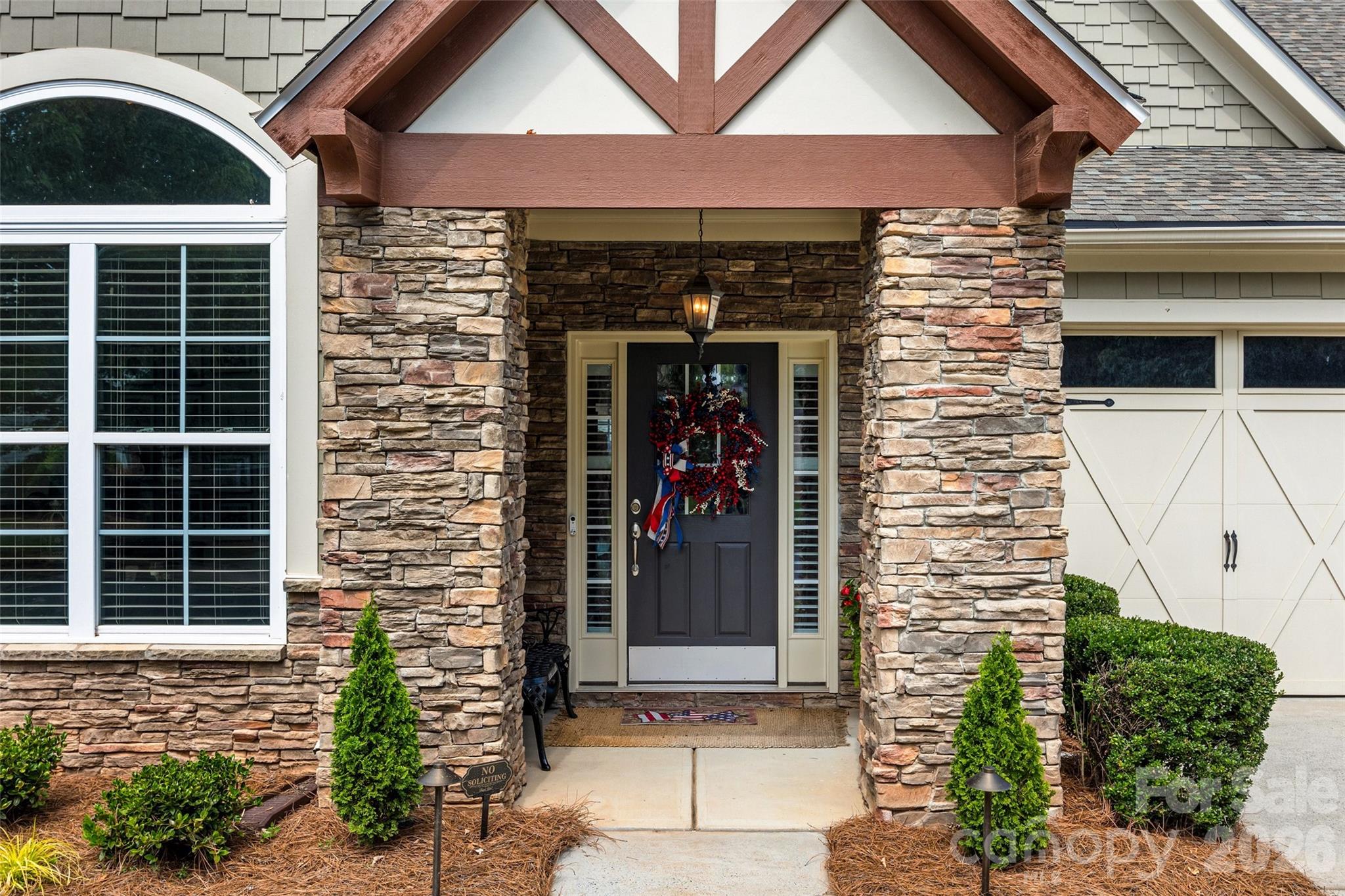 8621 Sequoia Grove Ln, Charlotte, NC 28214