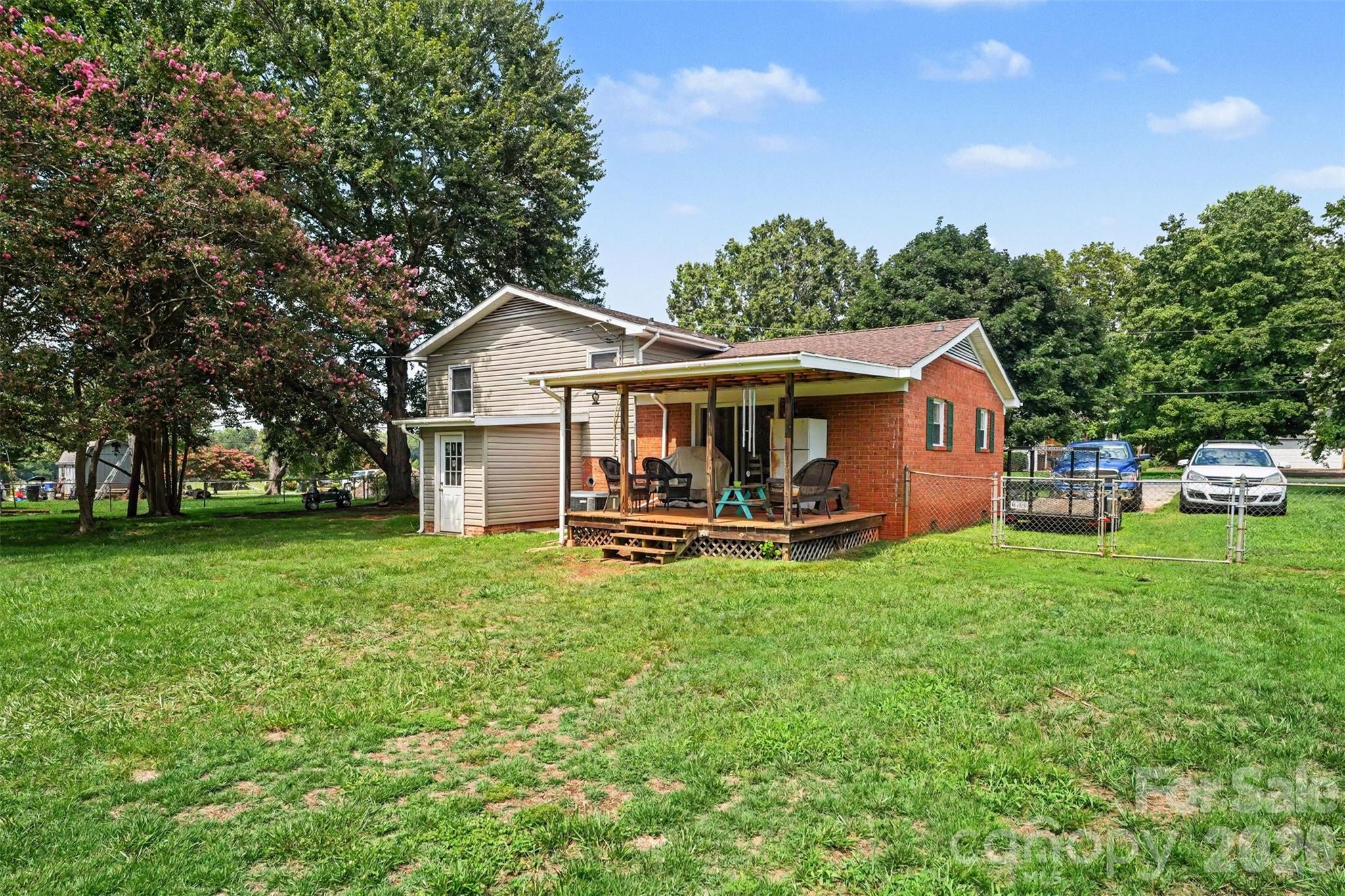 1130 Julius Dr, Salisbury, NC 28147