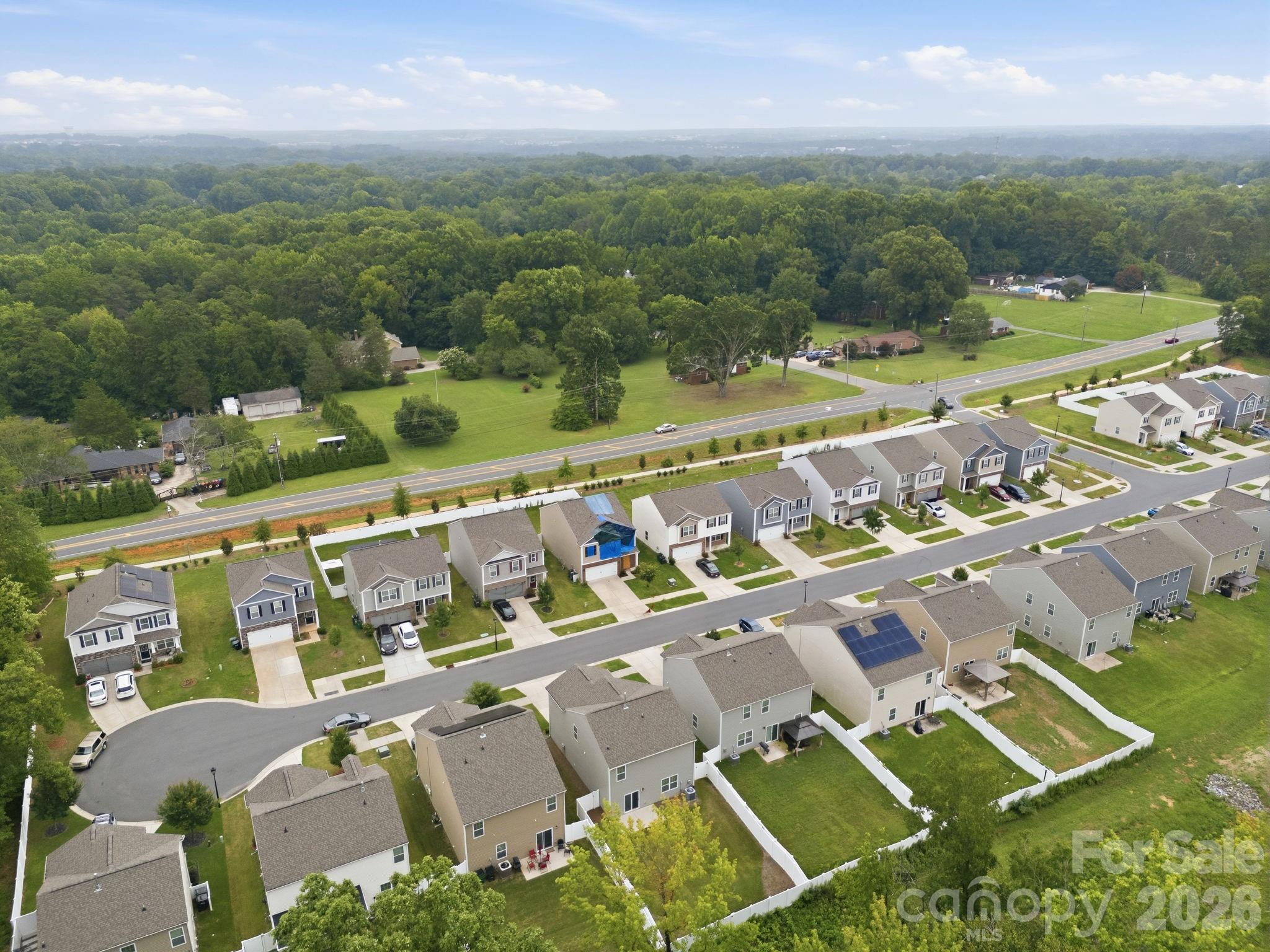 8133 Clairwood Dr, Charlotte, NC 28269
