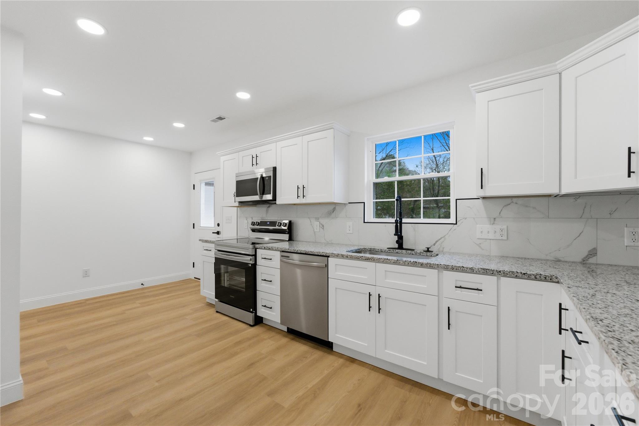 523 Biltmore St, Mooresville, NC 28115