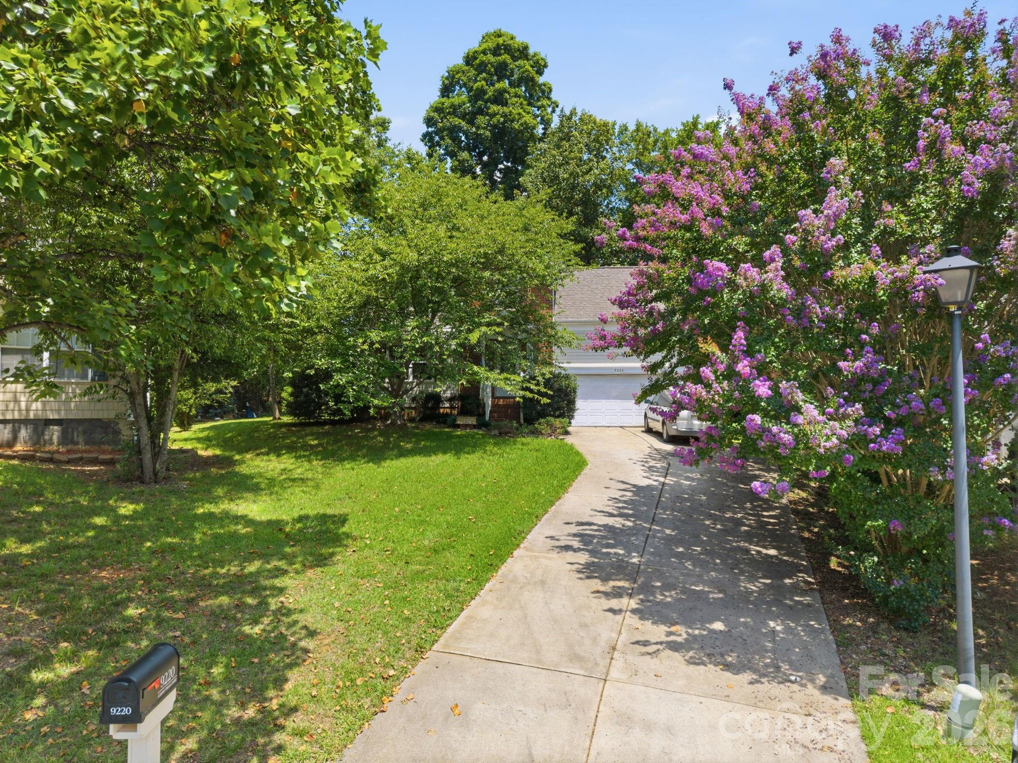 9220 Garnet Field Ct, Charlotte, NC 28269