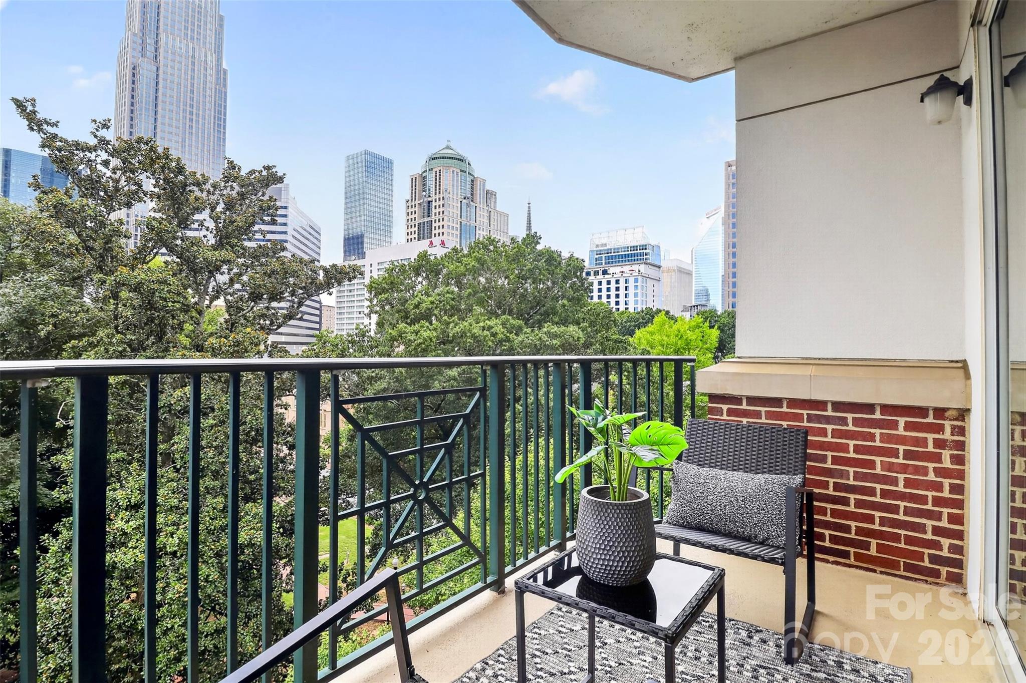 300 W 5th St #709, Charlotte, NC 28202