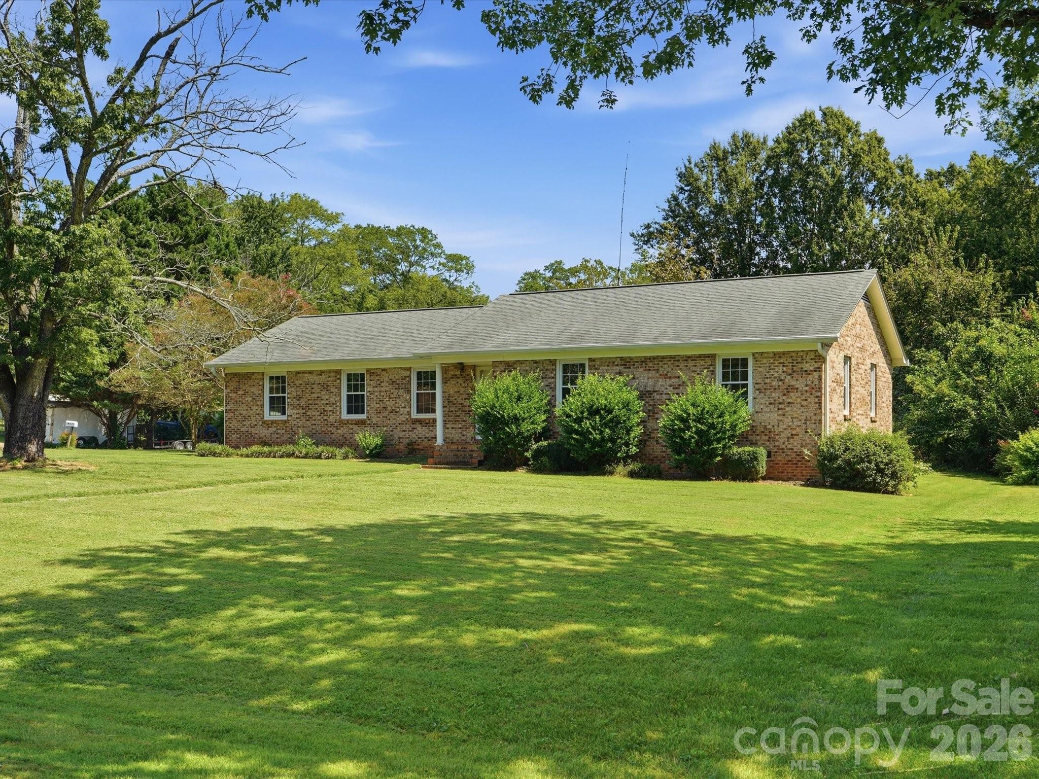 14232 Springwater Dr, Matthews, NC 28105