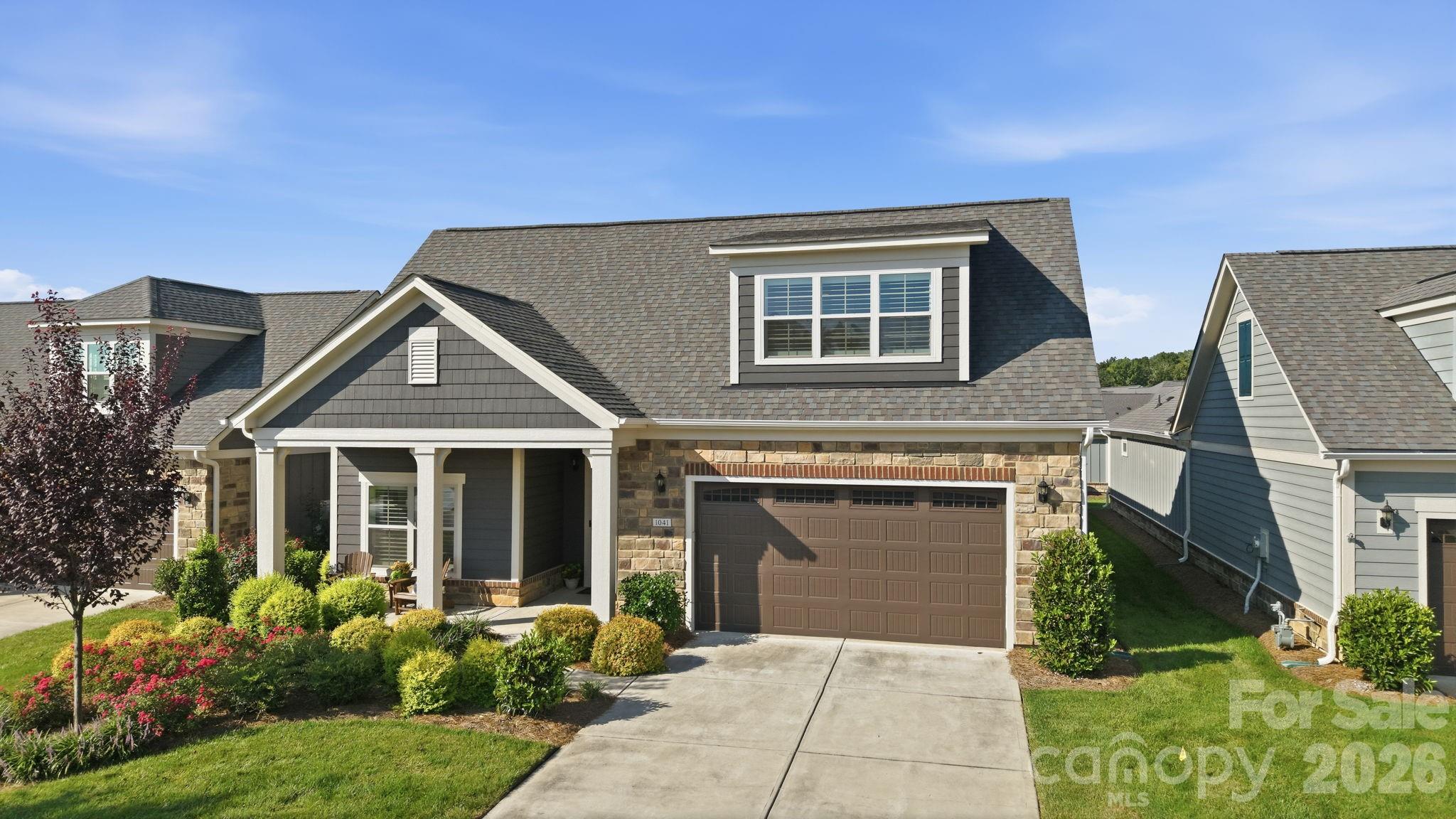 1041 Gradison Dr, Matthews, NC 28104