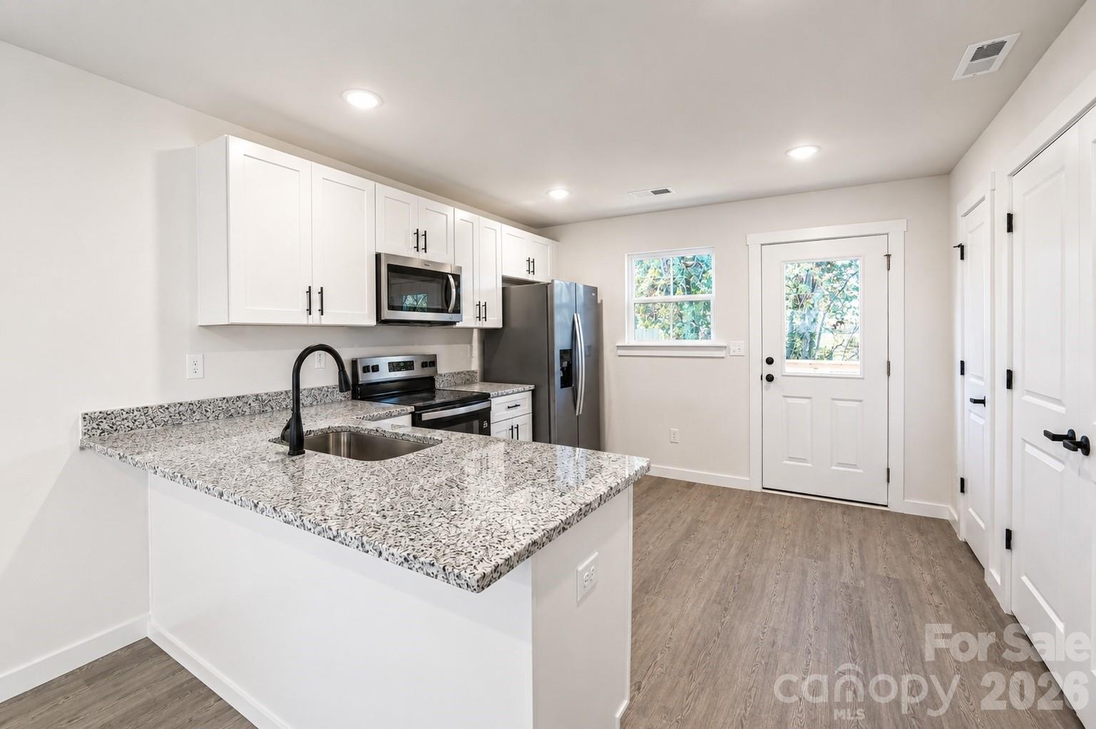 105-107 8th Avenue Dr SE #1, Hickory, NC 28601