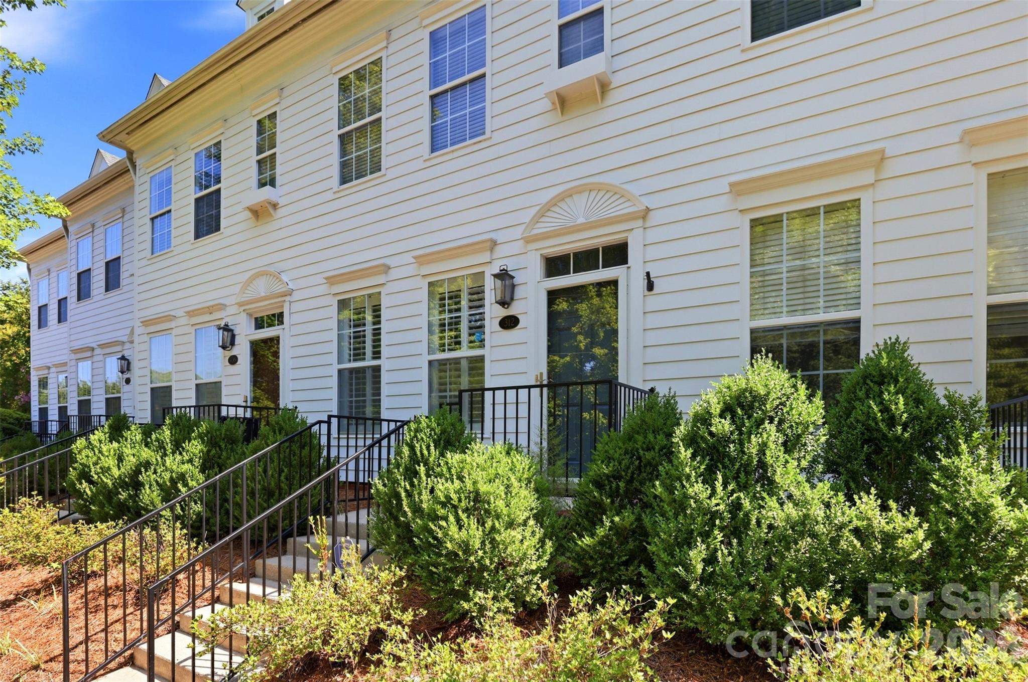 312 Park Square Pl, Matthews, NC 28105