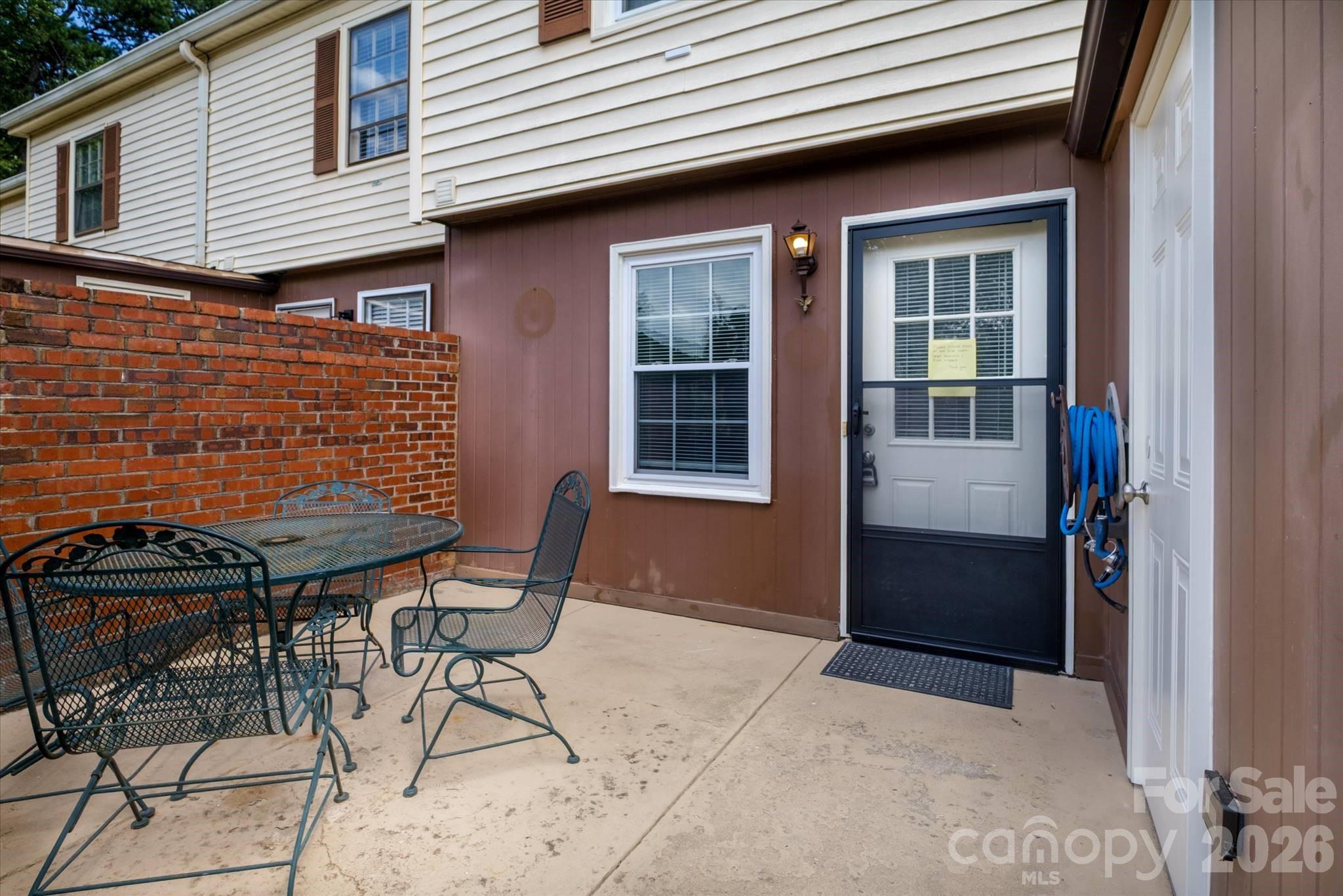 6810 Farmingdale Dr #D, Charlotte, NC 28212