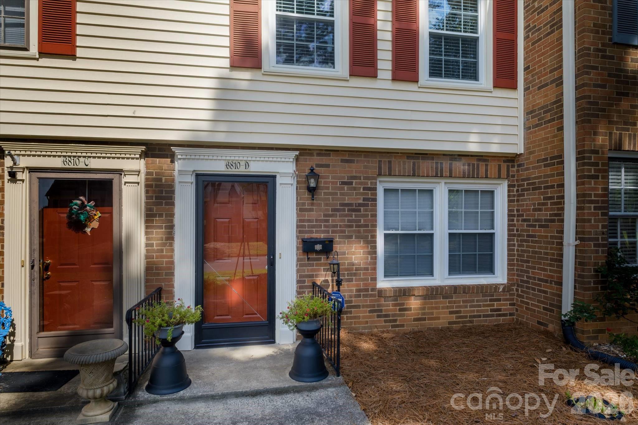 6810 Farmingdale Dr #D, Charlotte, NC 28212
