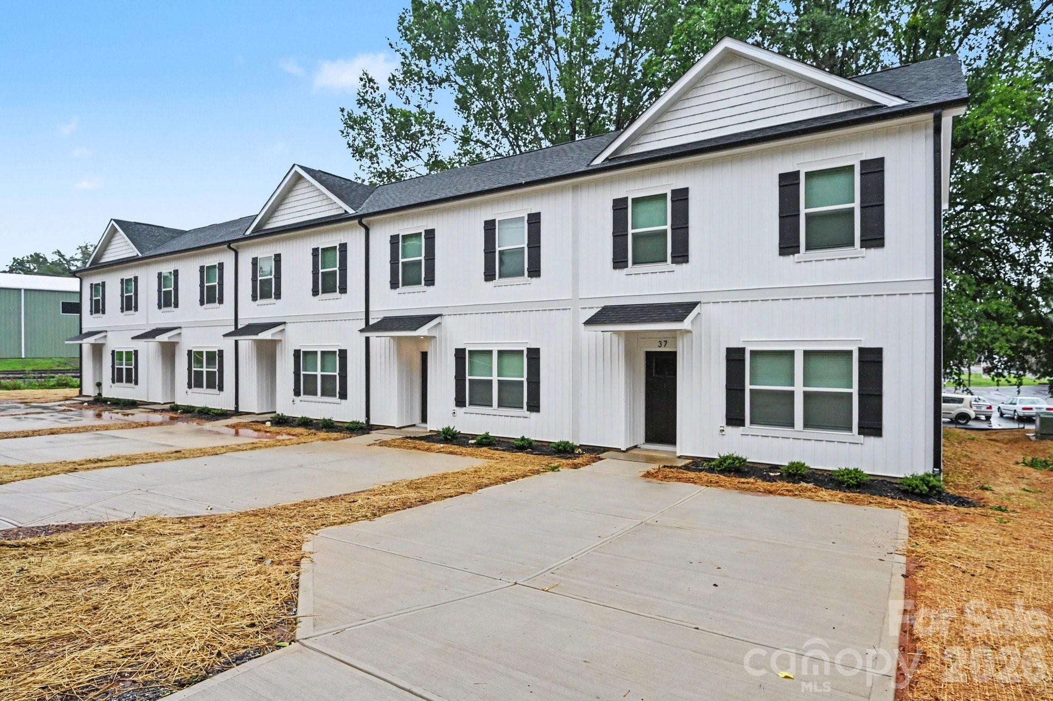 53 E 13th St, Newton, NC 28658