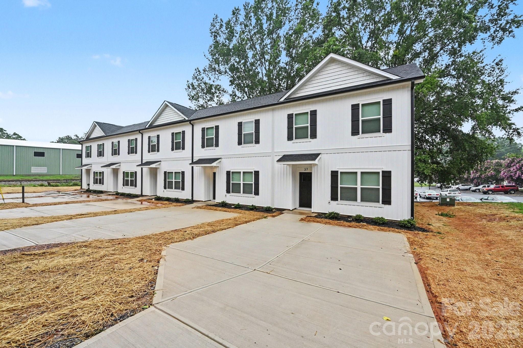 53 E 13th St, Newton, NC 28658