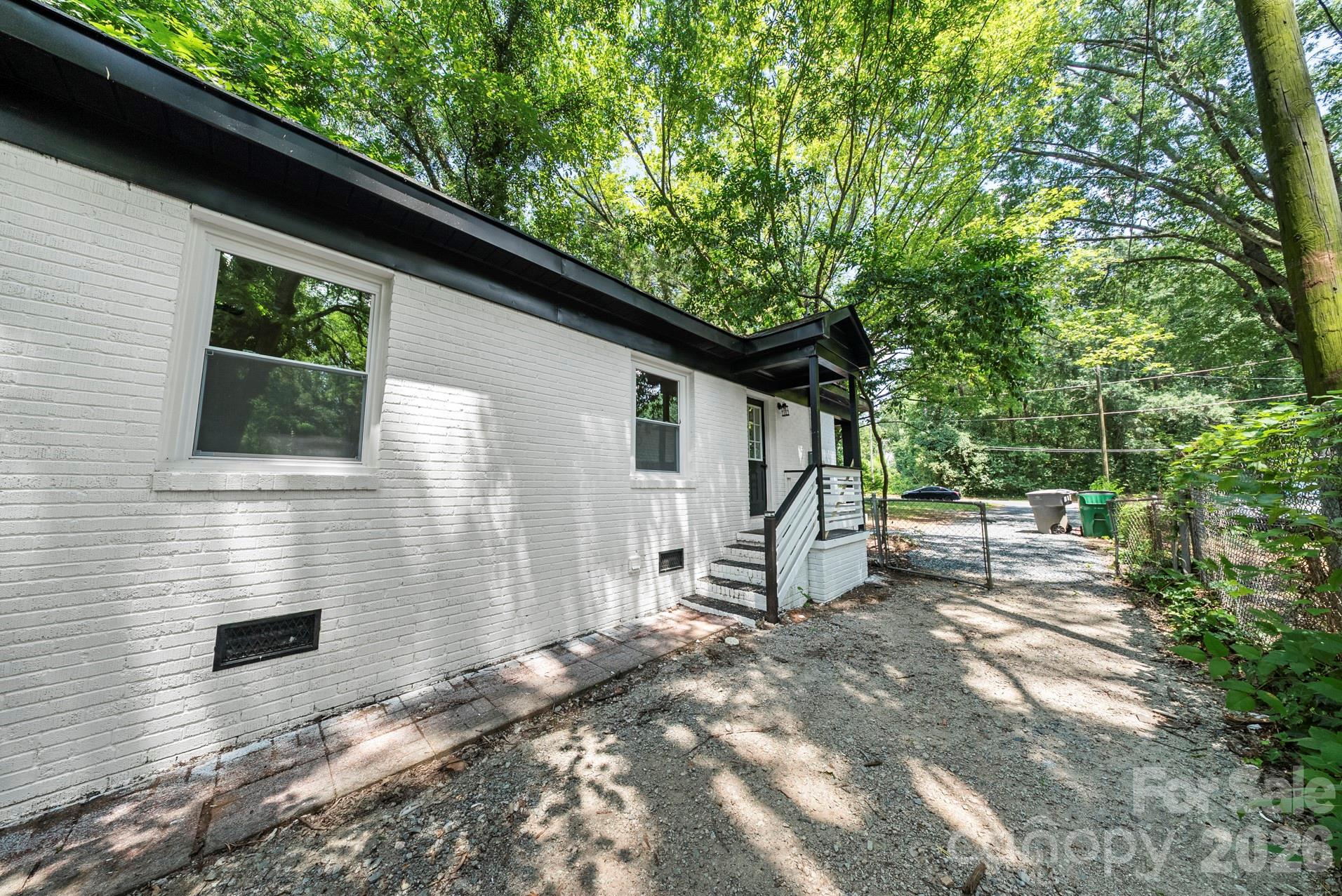 2500 Markham Ct, Charlotte, NC 28205