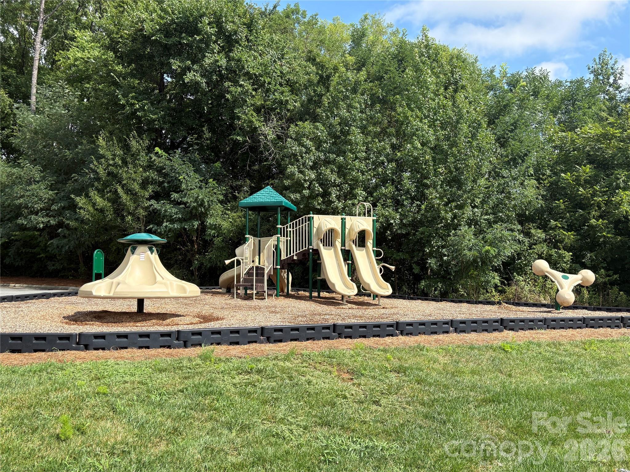 123 Cup Chase Dr, Mooresville, NC 28115