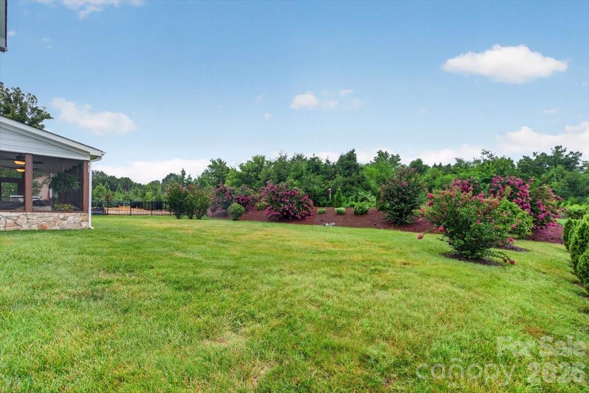 10515 Sweethaven Ln, Harrisburg, NC 28075