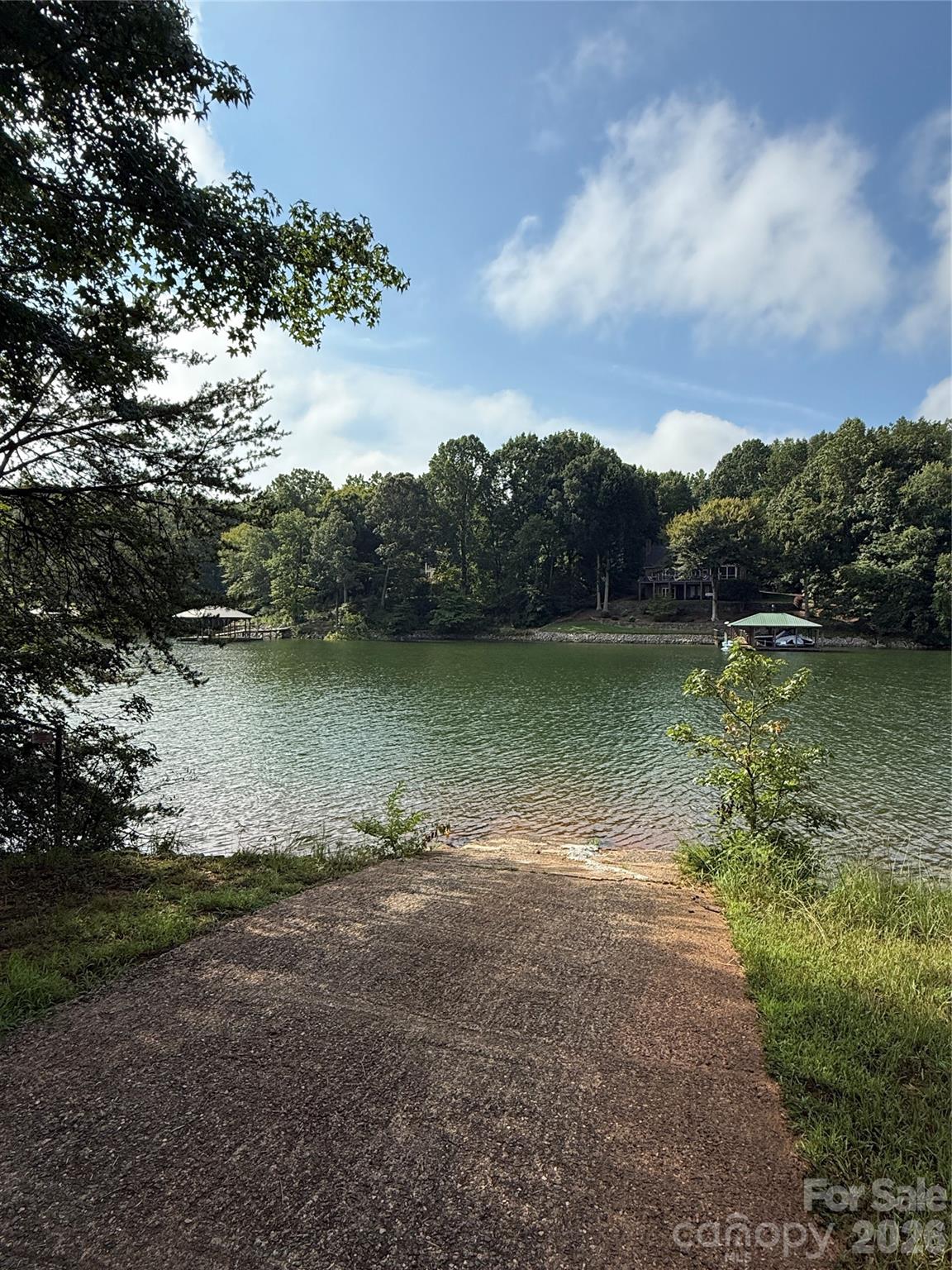 8658 Dog Leg Rd #16/B, Sherrills Ford, NC 28673
