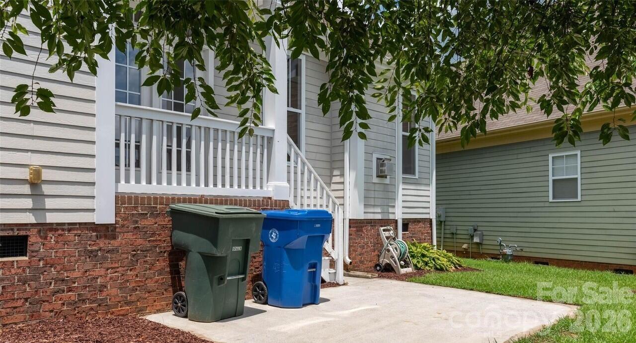 166 Water Oak Dr, Mooresville, NC 28117