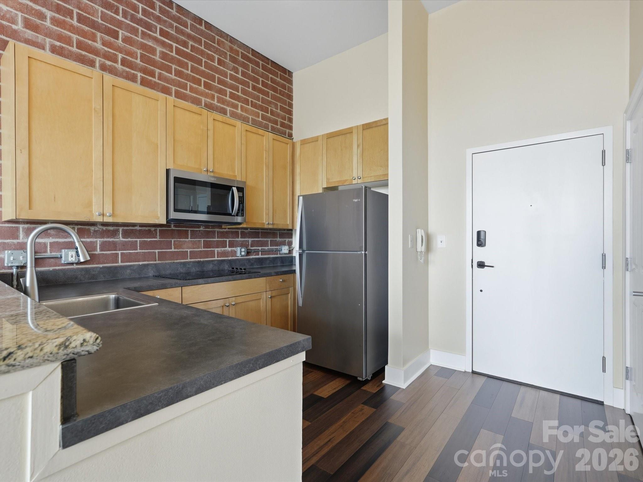 710 W Trade St #703, Charlotte, NC 28202