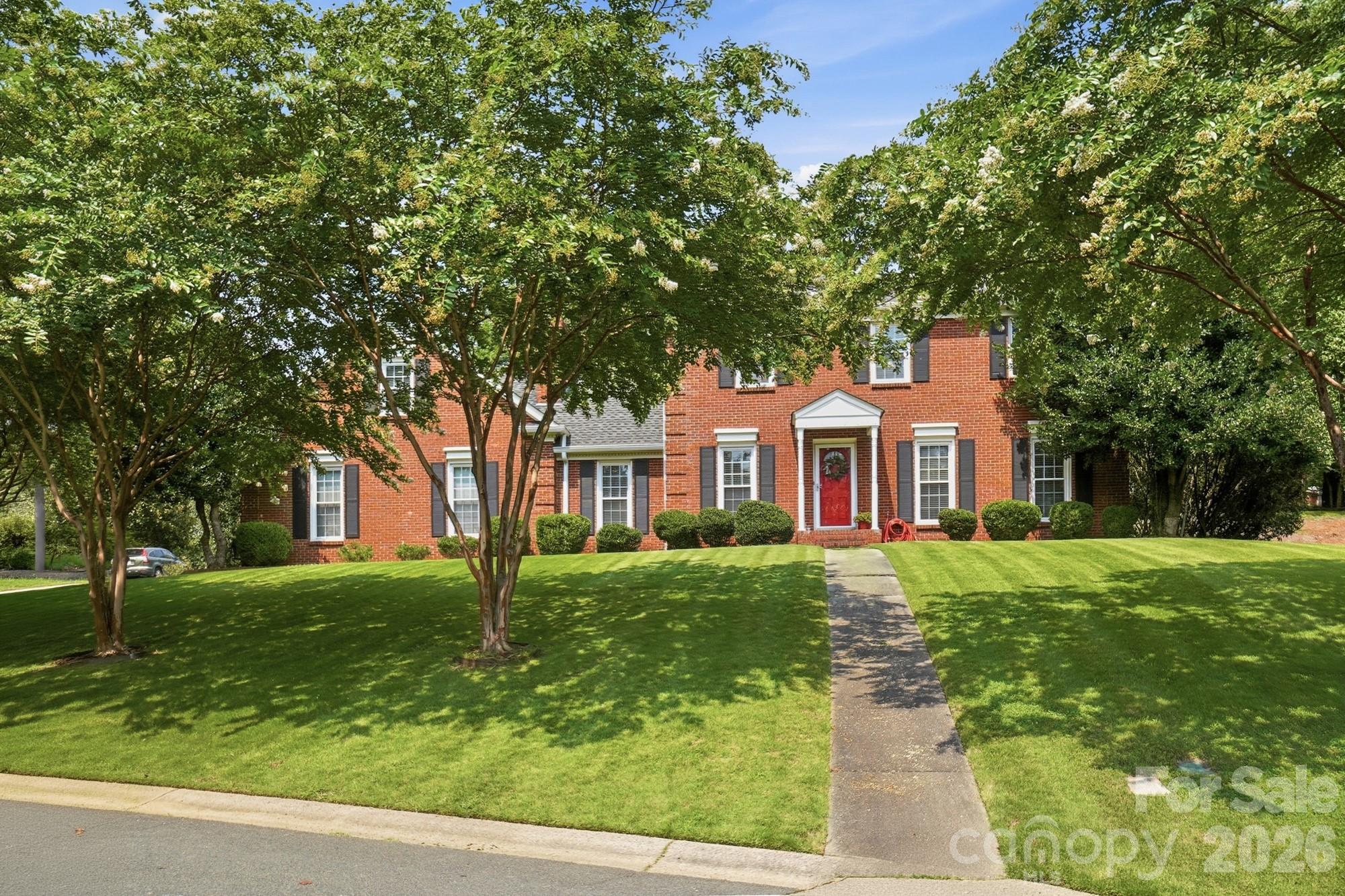 201 Wainsley Pl, Matthews, NC 28105