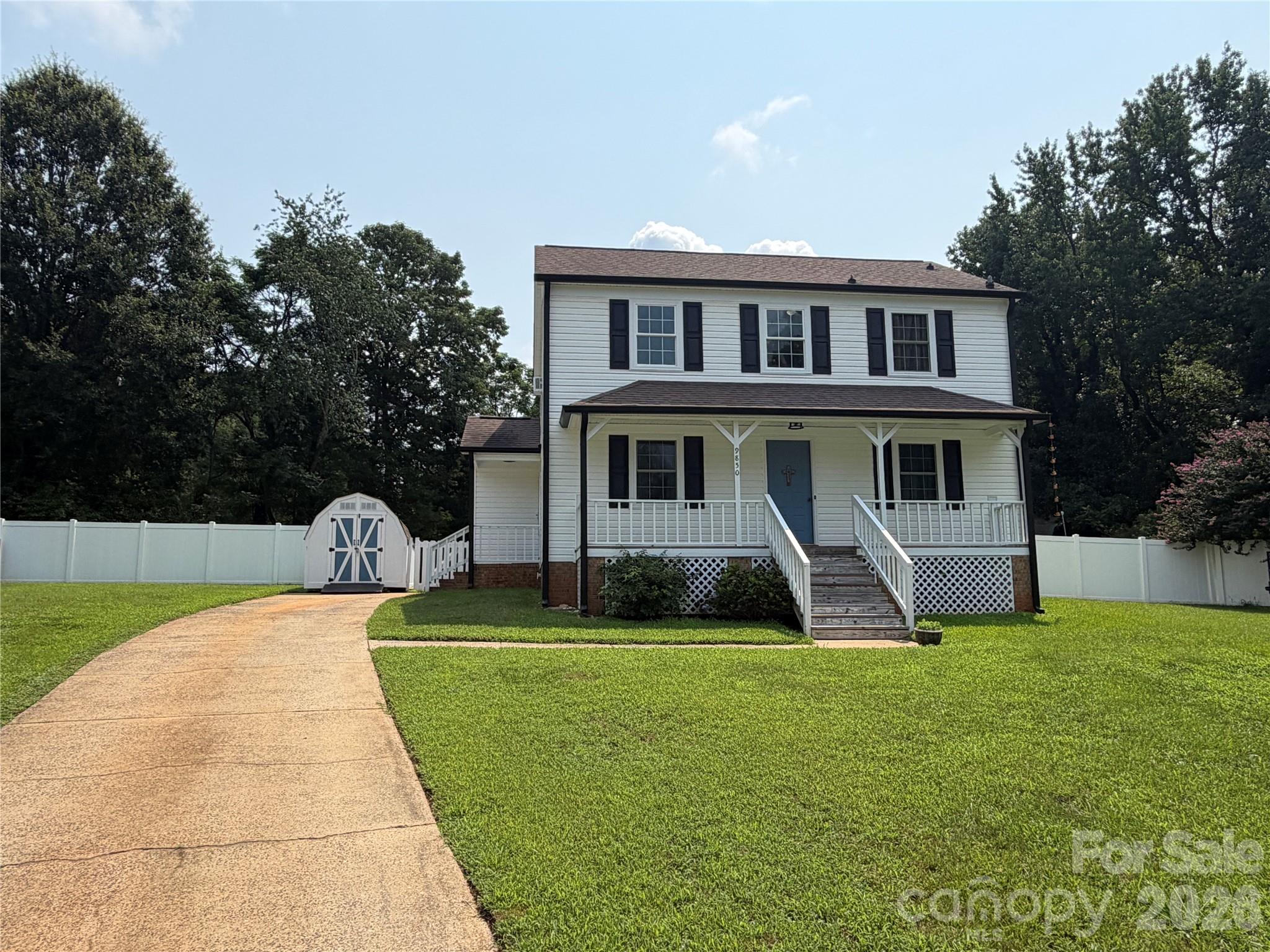 9850 Standing Wood Ct, Charlotte, NC 28227