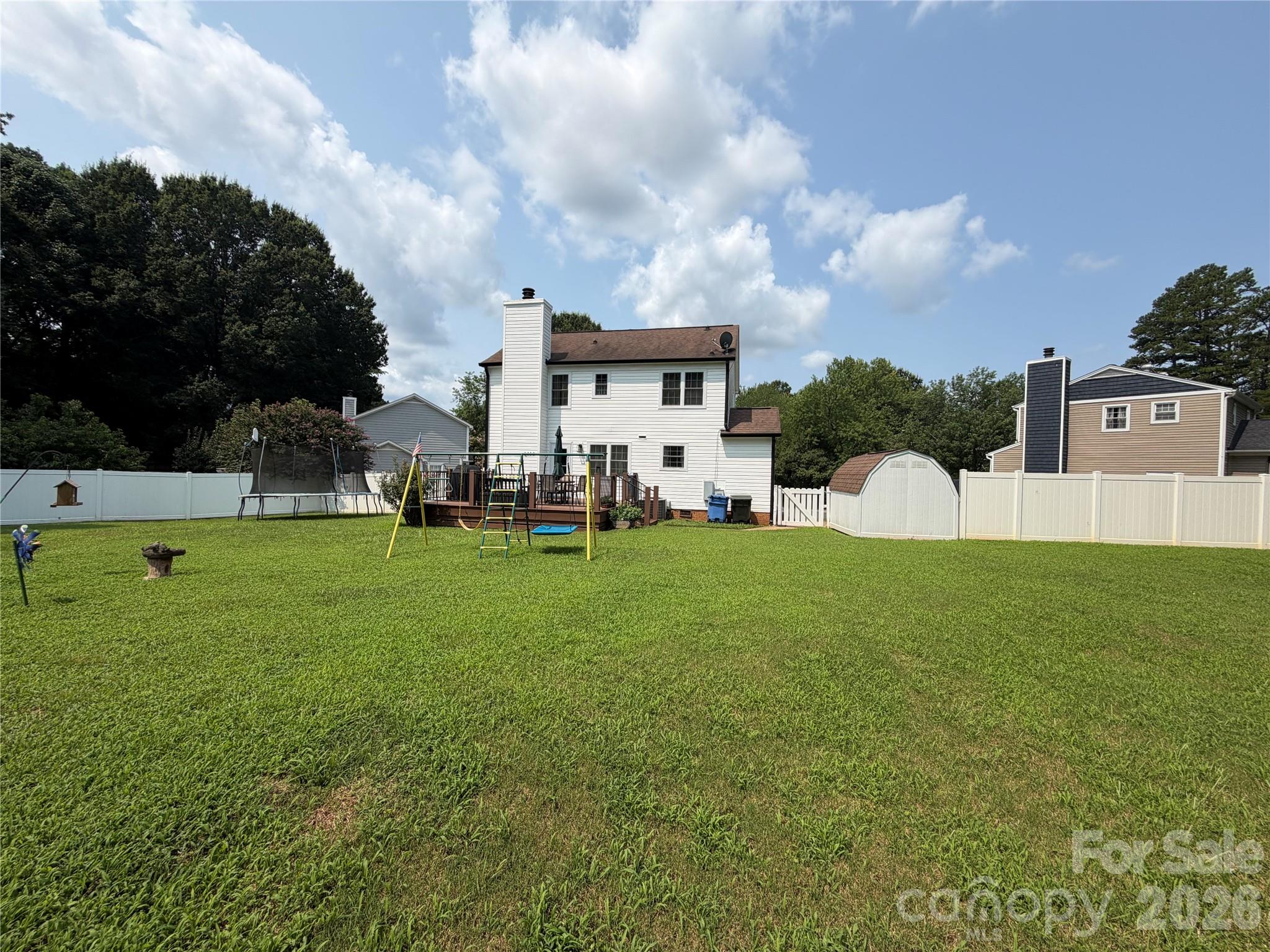 9850 Standing Wood Ct, Charlotte, NC 28227