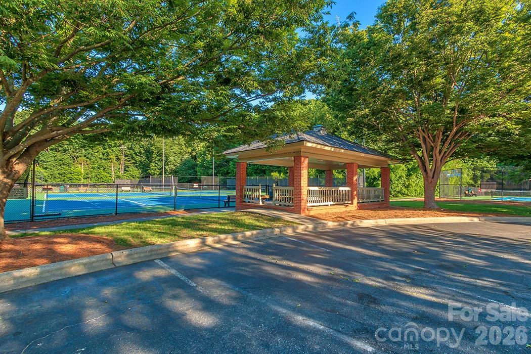 9209 Hanover South Trl, Charlotte, NC 28210