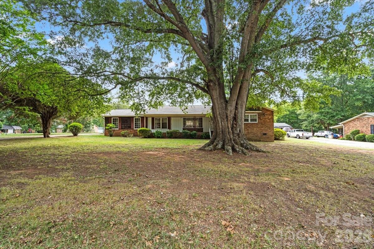 816 Clinton Ave, Lancaster, SC 29720