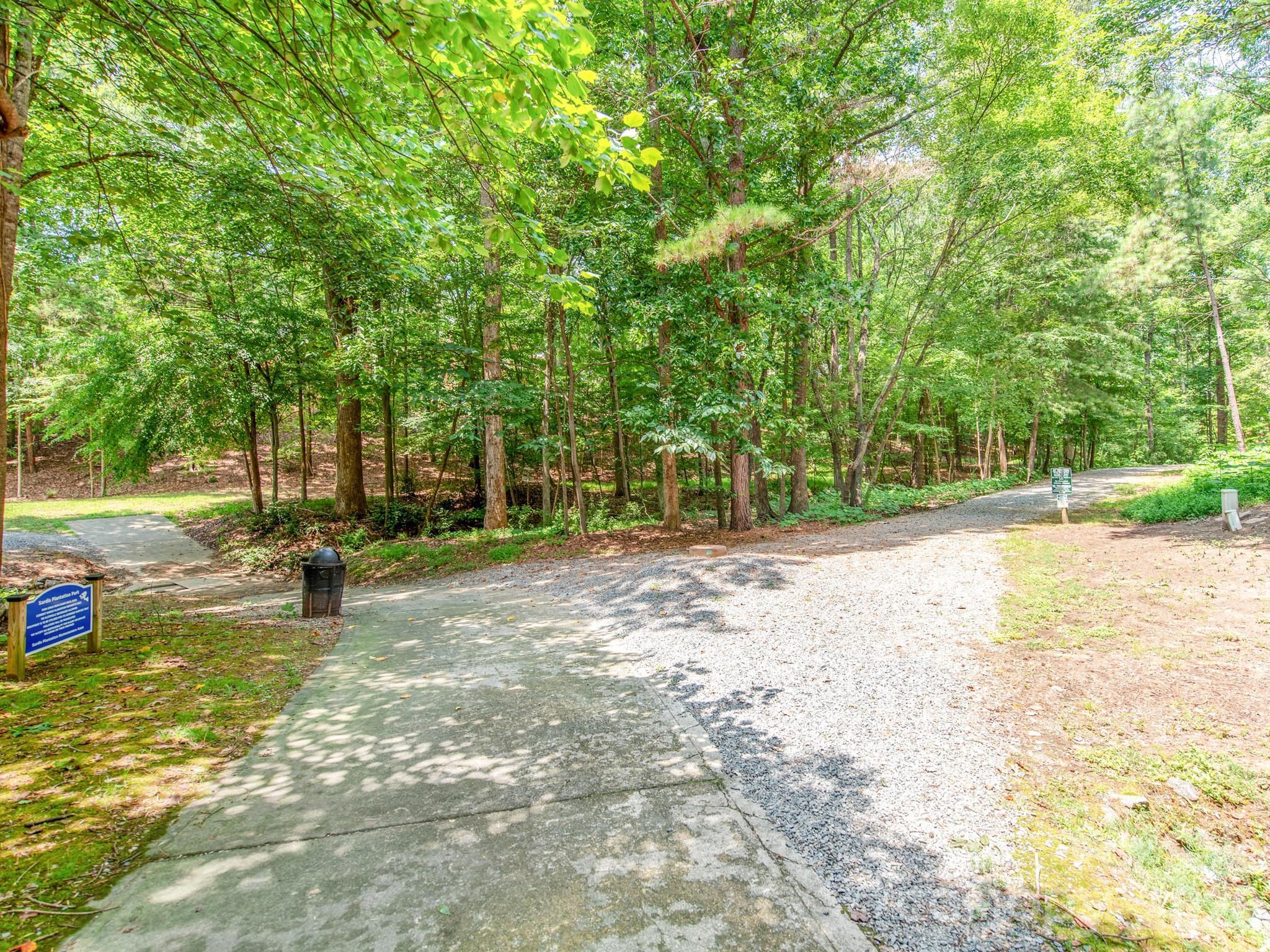 621 Laurel Fork Dr, Matthews, NC 28105