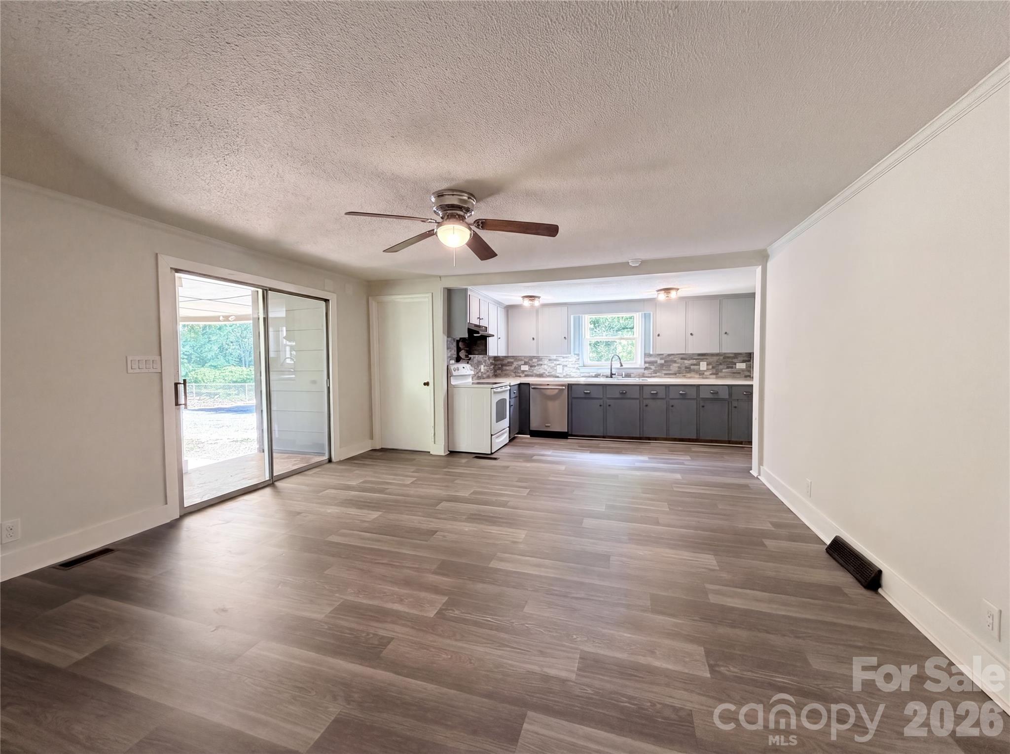 164 E Waterlynn Rd, Mooresville, NC 28117