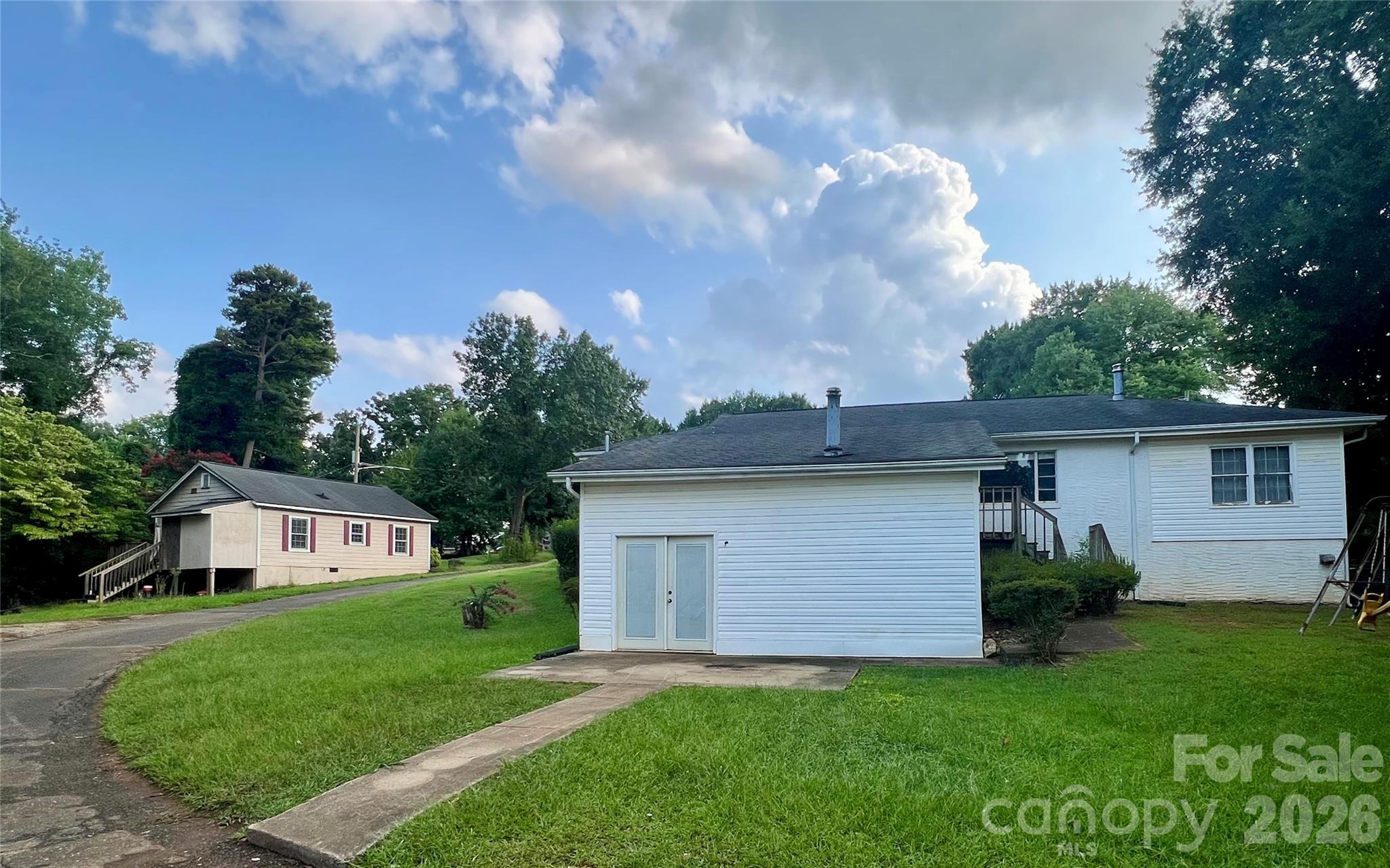 436 E Club Dr, Gastonia, NC 28054