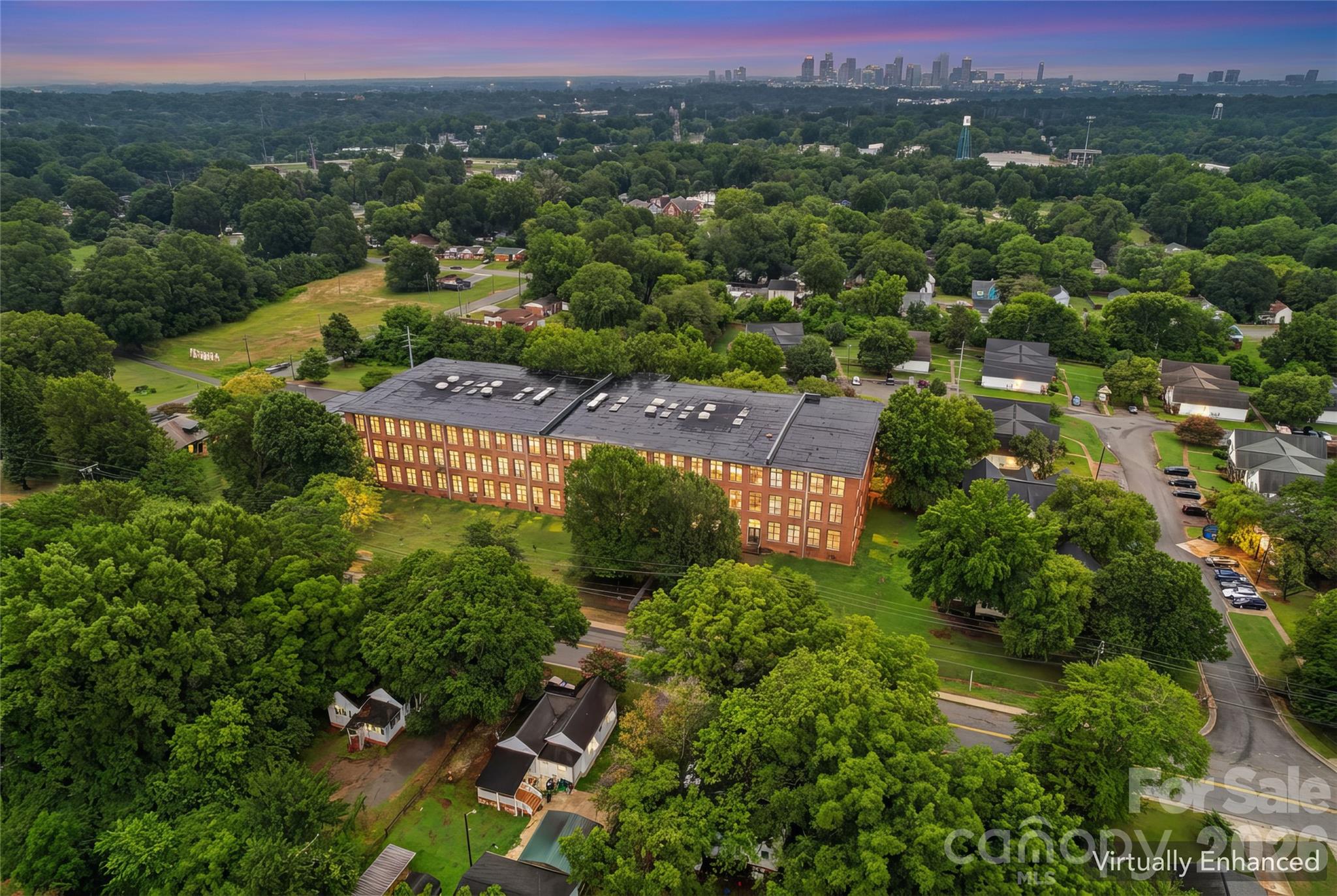 201 S Hoskins Rd #111, Charlotte, NC 28208