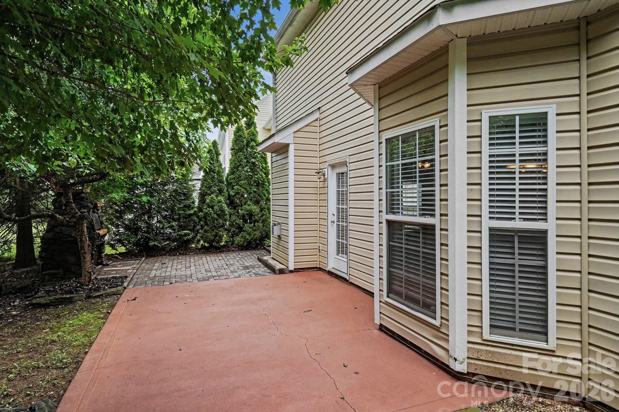 12616 Coral Sunrise Dr, Huntersville, NC 28078