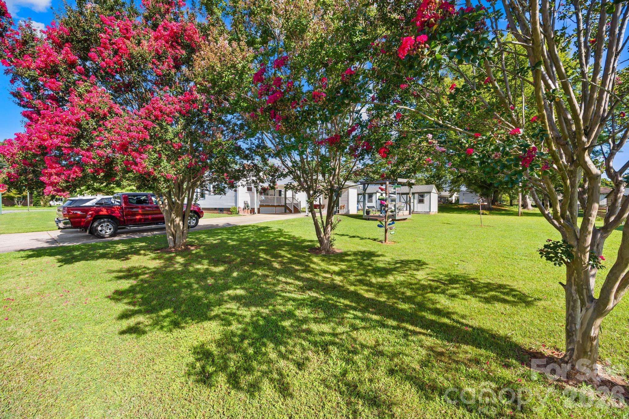 1000 Radio Rd, Statesville, NC 28677