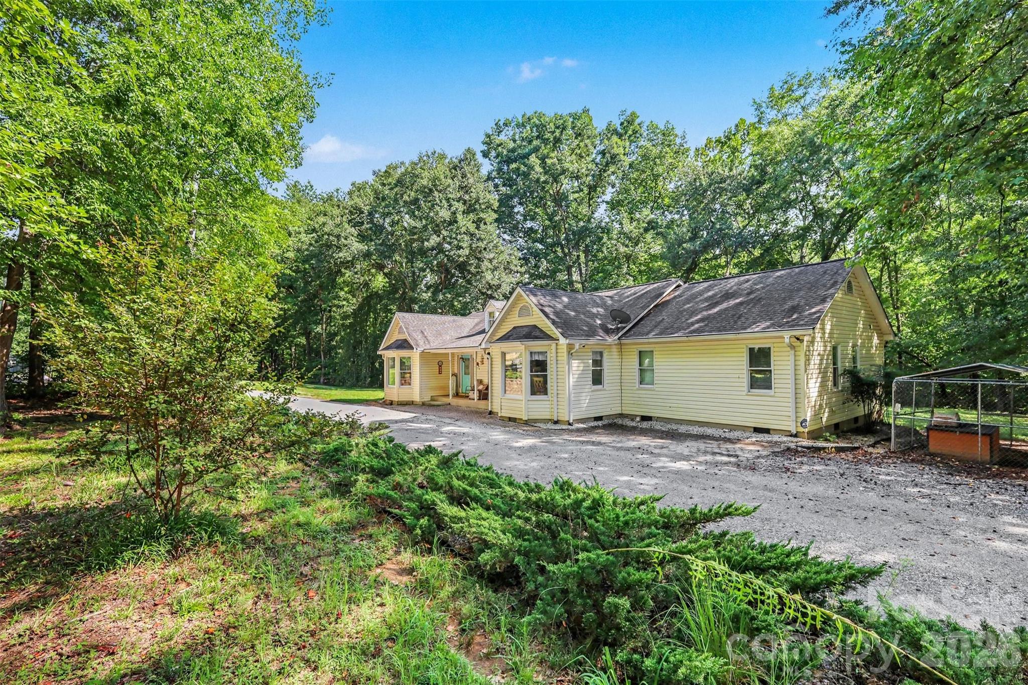 433 Foster Lake Rd, Blacksburg, SC 29702