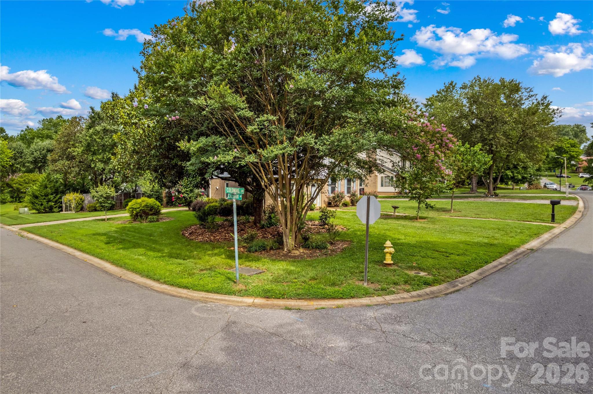 603 Colonial Dr, Statesville, NC 28625