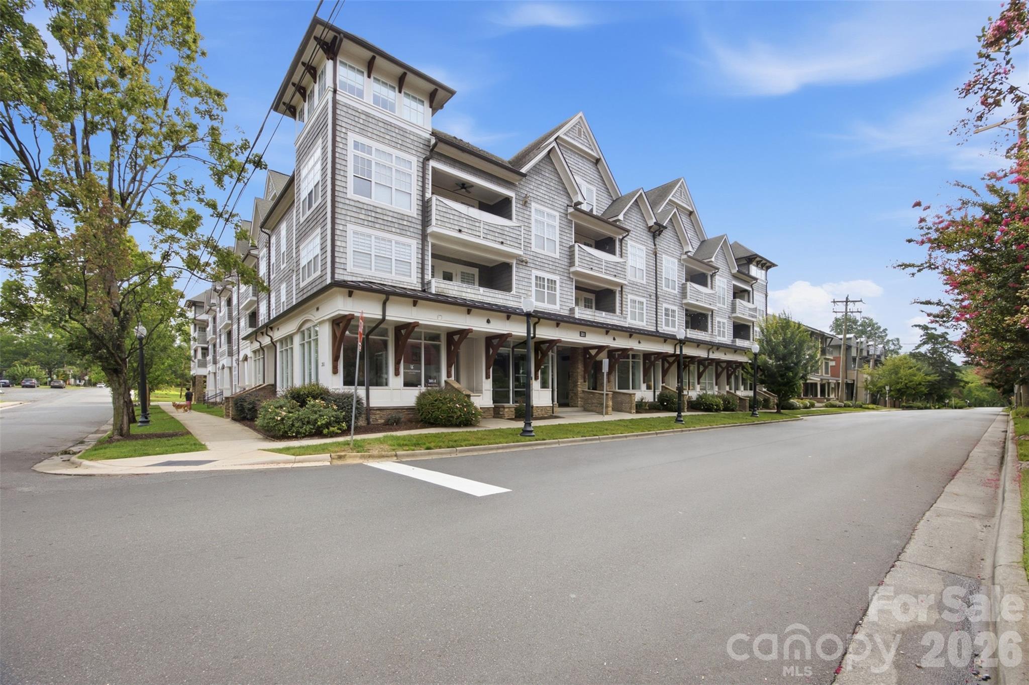 301 E Tremont Ave #318, Charlotte, NC 28203