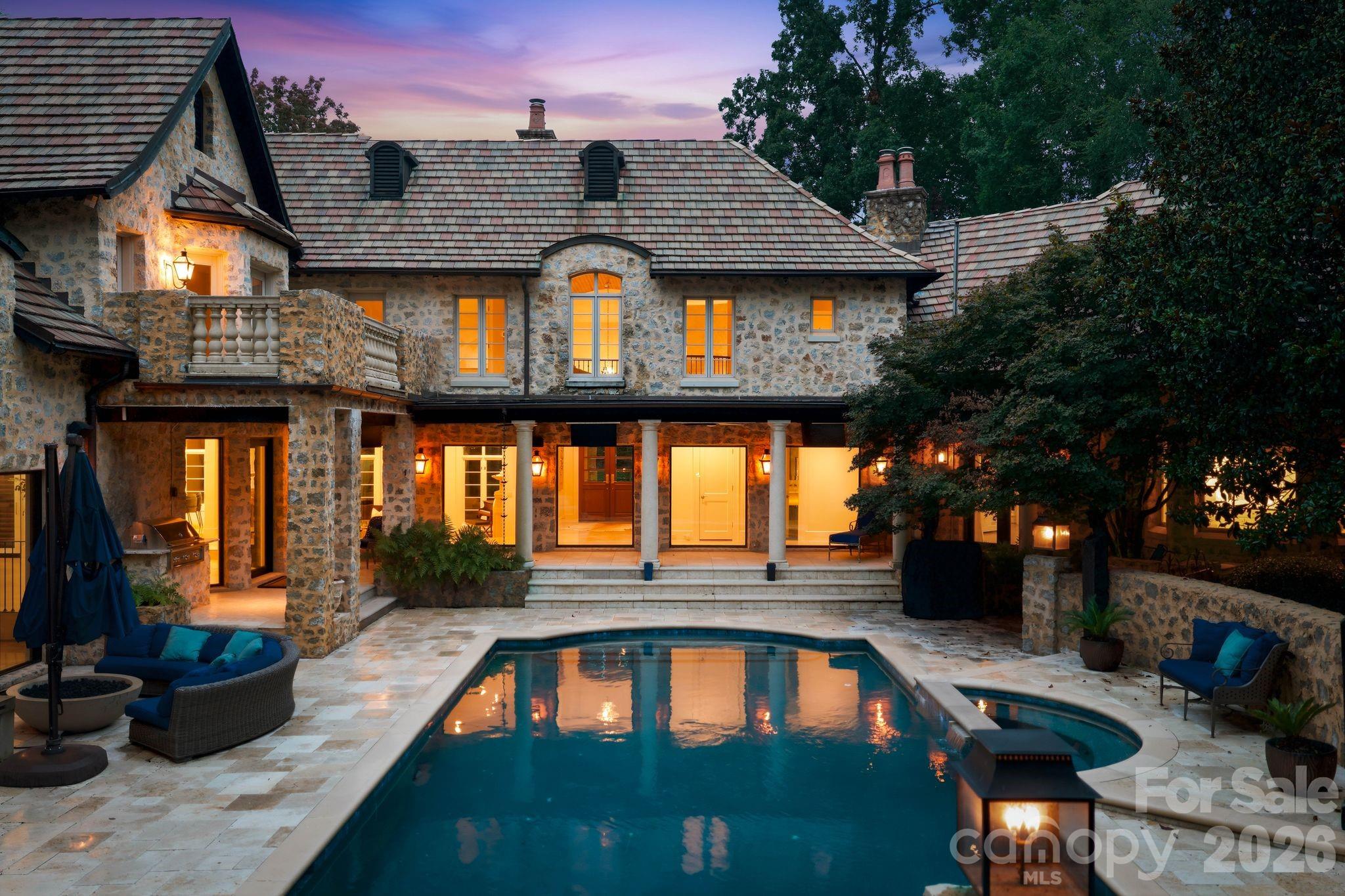 4231 Fox Brook Ln, Charlotte, NC 28211