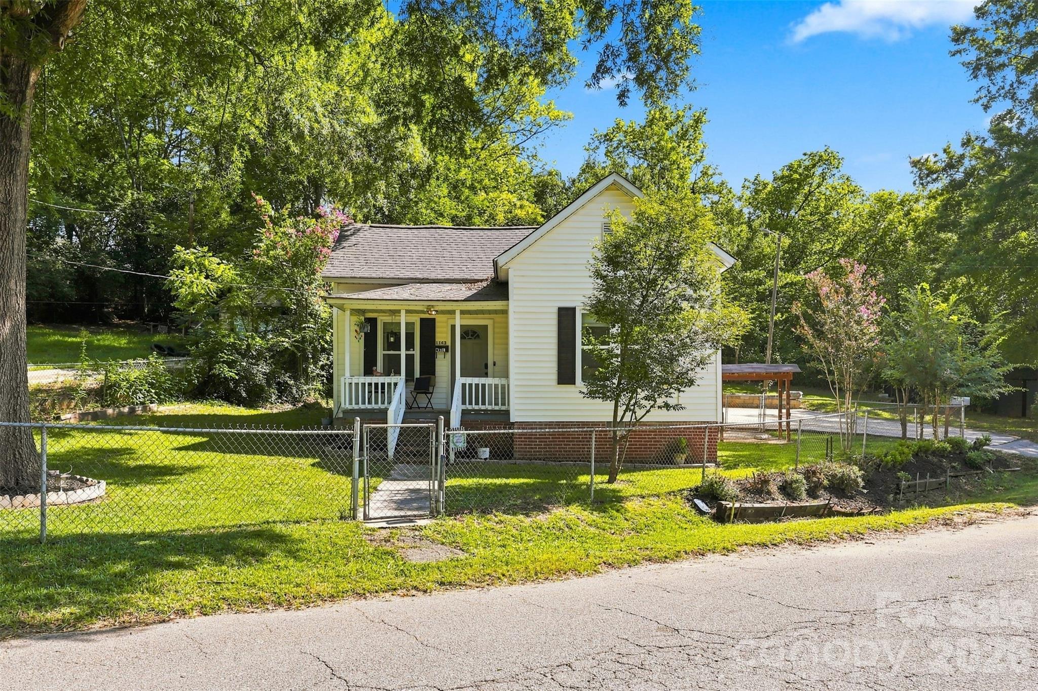 1143 9th St, Lancaster, SC 29720