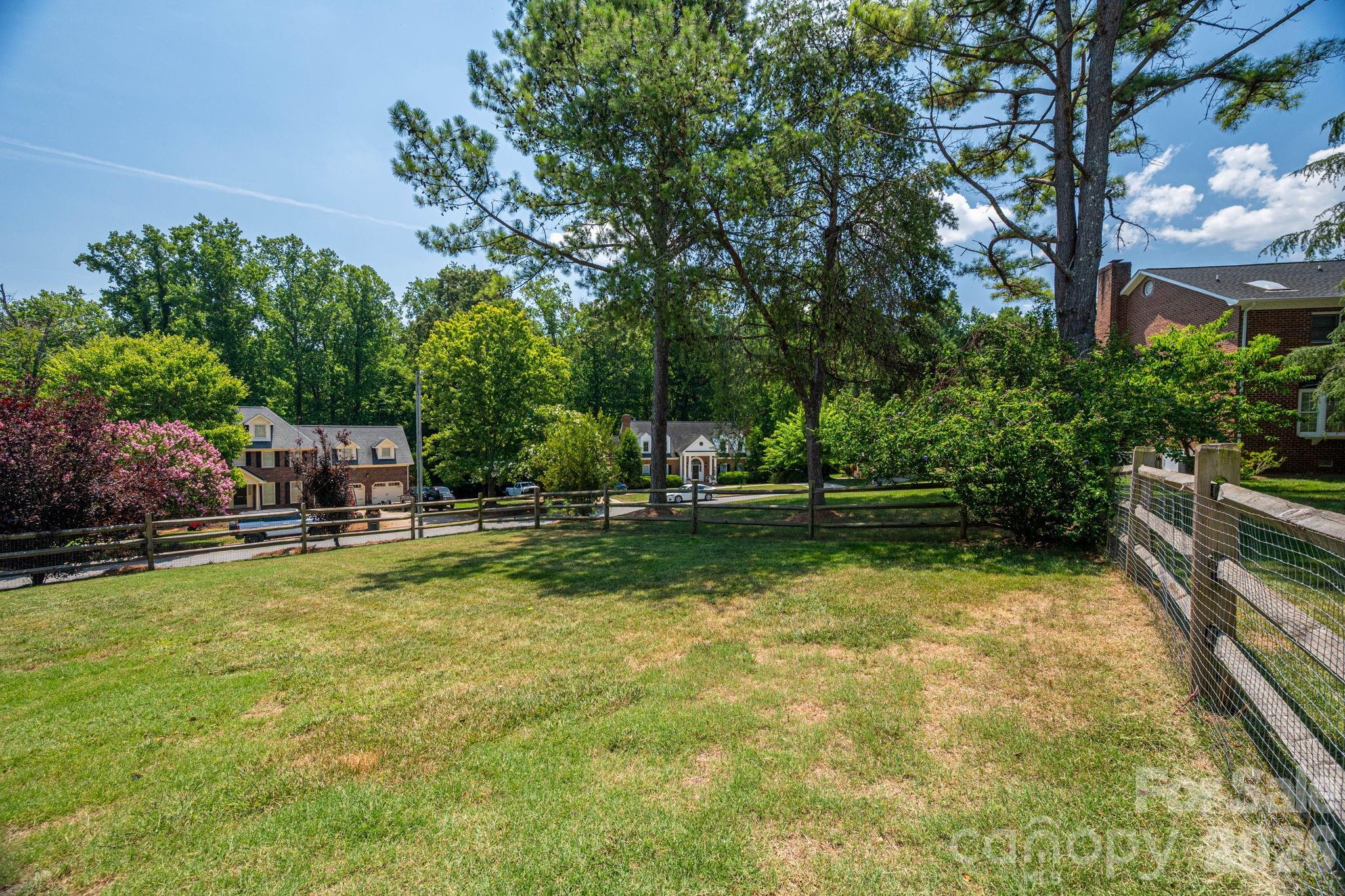 2723 Steeplechase Rd, Gastonia, NC 28056