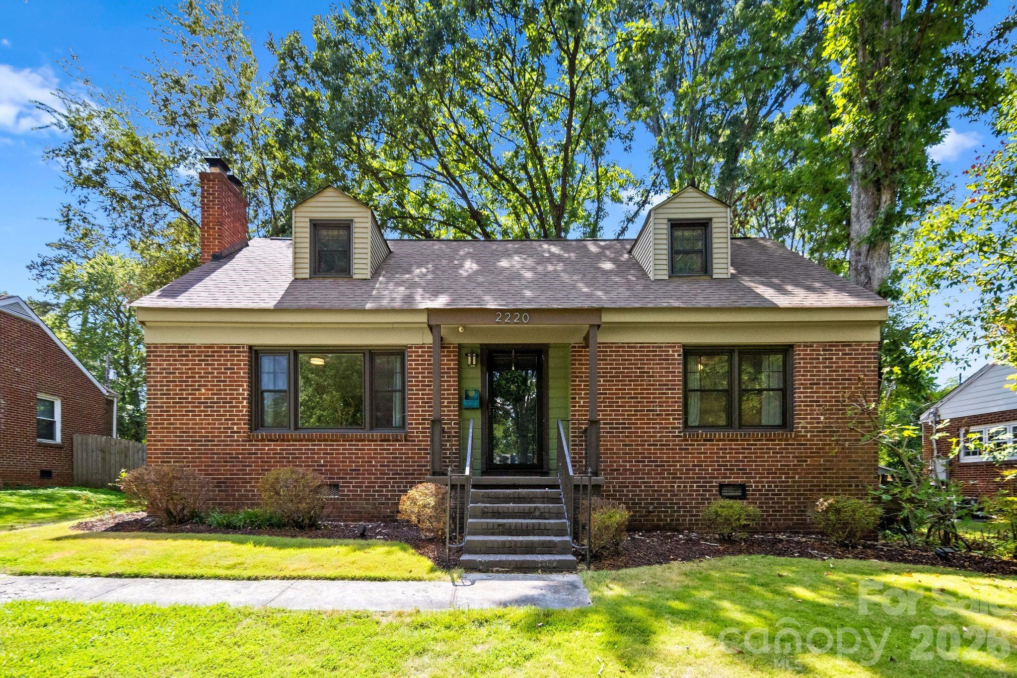 2220 Arnold Dr, Charlotte, NC 28205