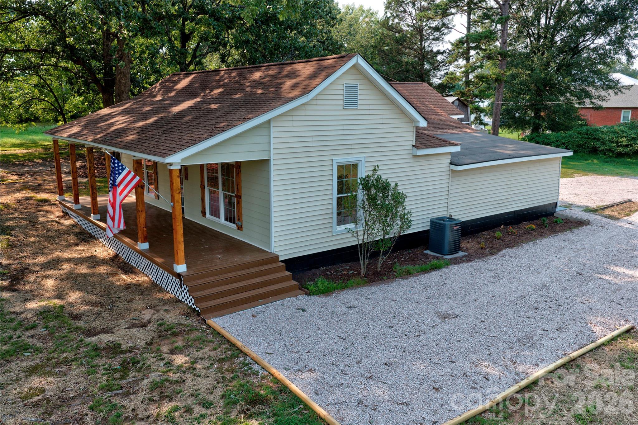 410 E 16th St, Kannapolis, NC 28083