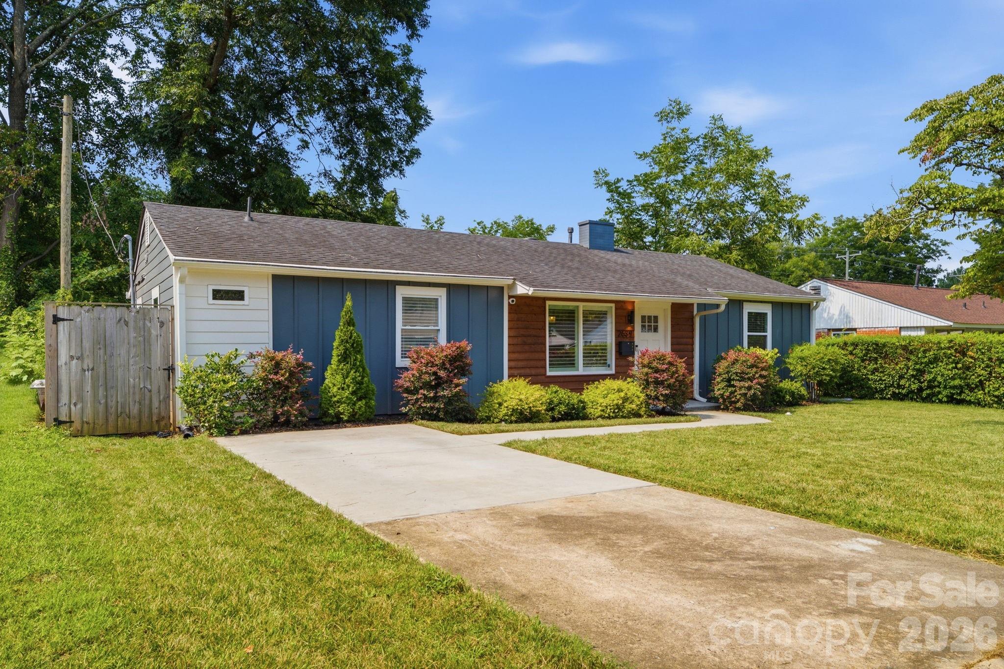 2639 Englehardt St, Charlotte, NC 28216