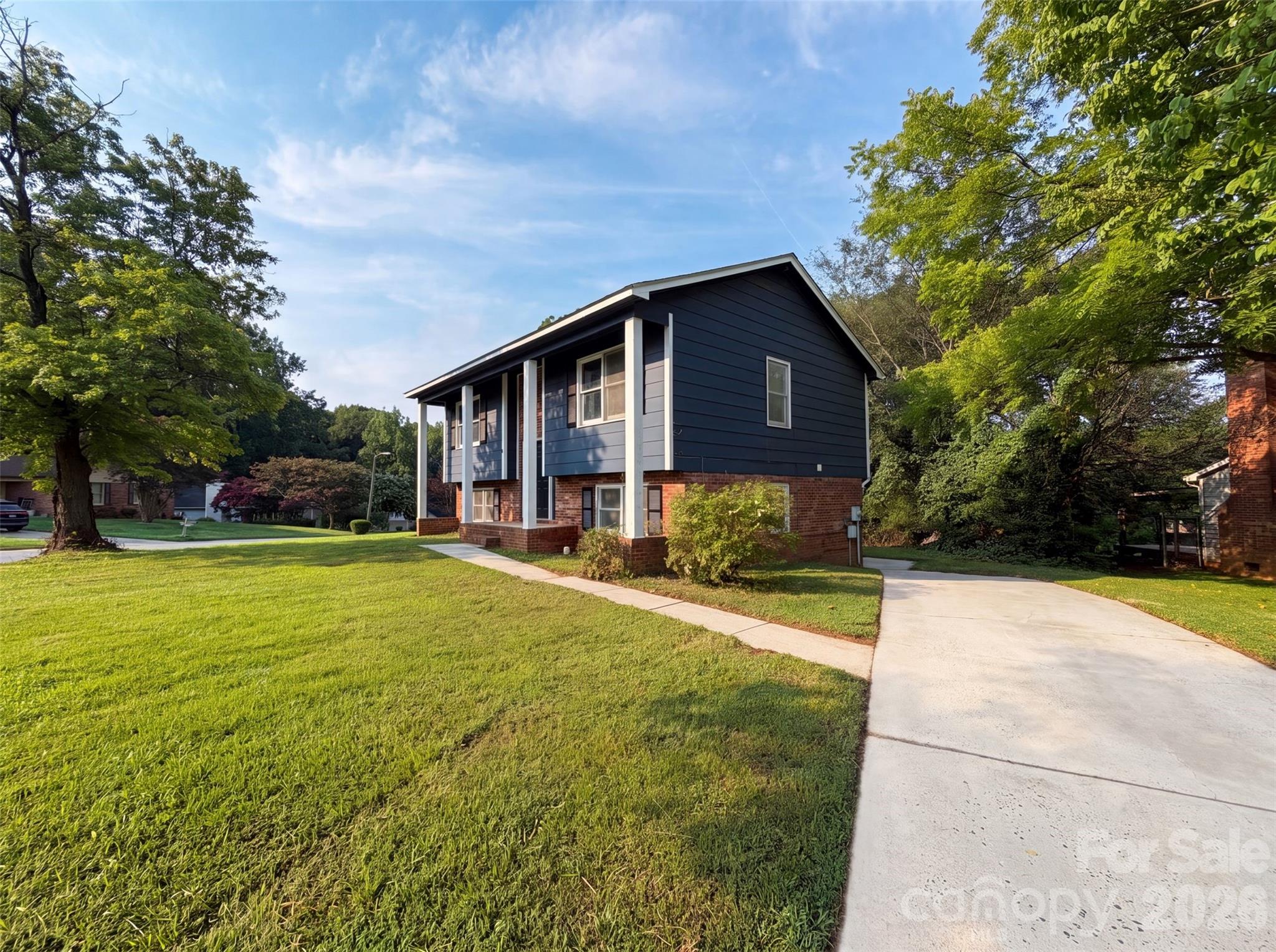 5601 Beaconsfield Rd, Charlotte, NC 28214