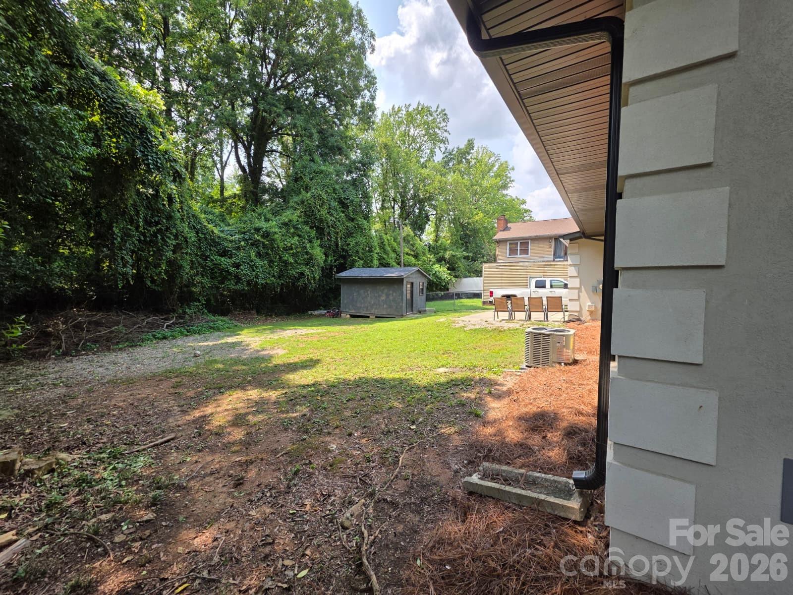 1501 Vancouver Dr, Charlotte, NC 28213