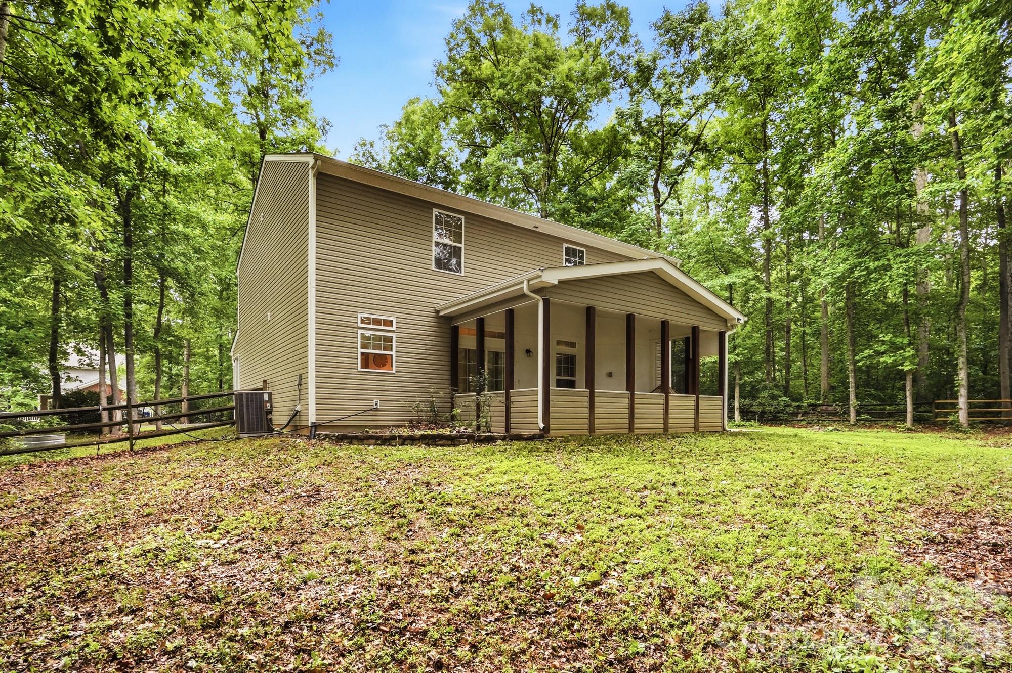 12119 Canal Dr, Huntersville, NC 28078