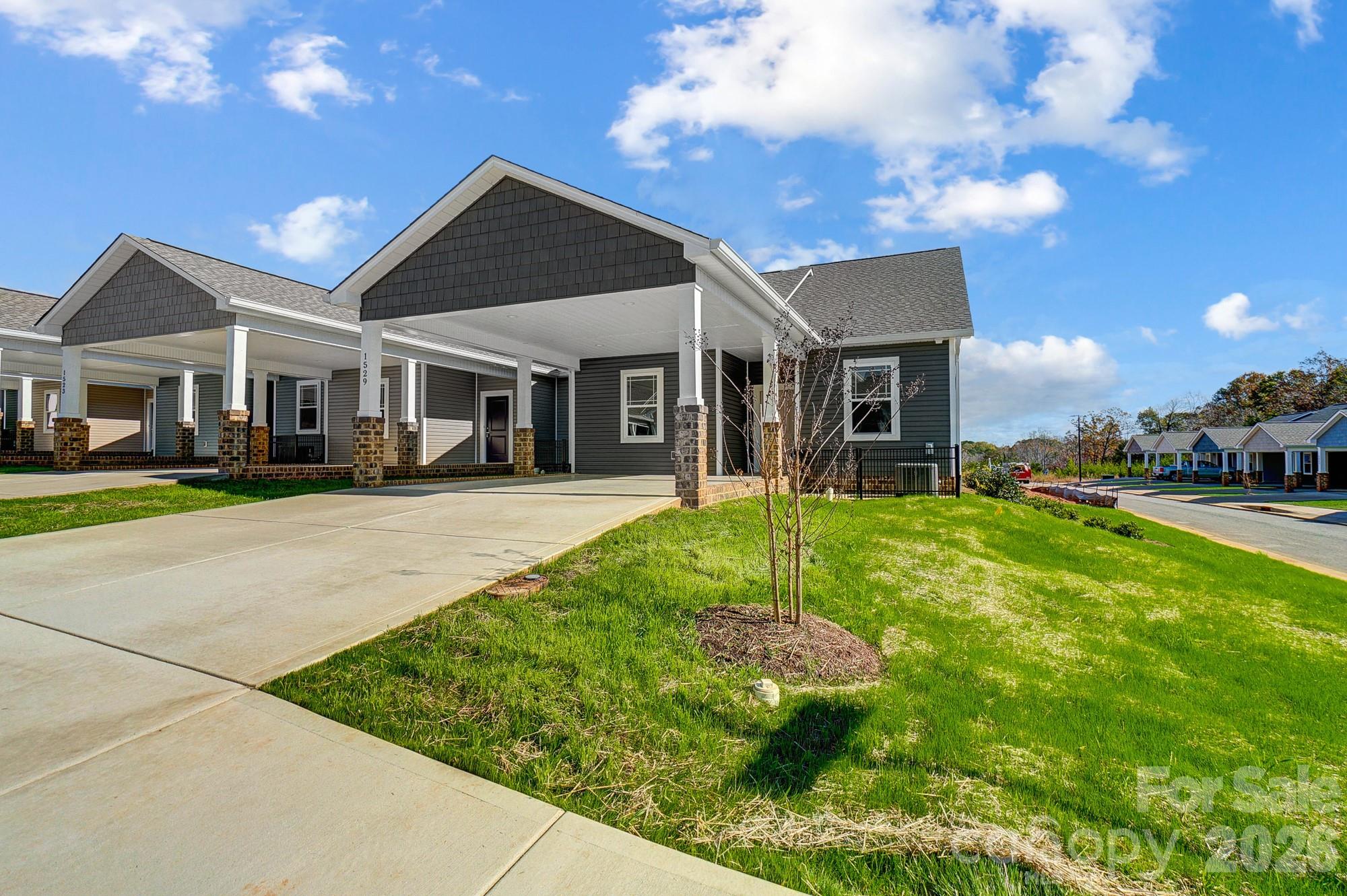 1529 28th Street Pl SE, Hickory, NC 28602