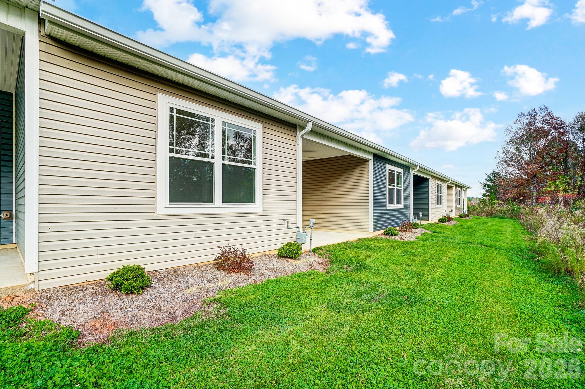 2866 15th Avenue Pl SE, Hickory, NC 28602
