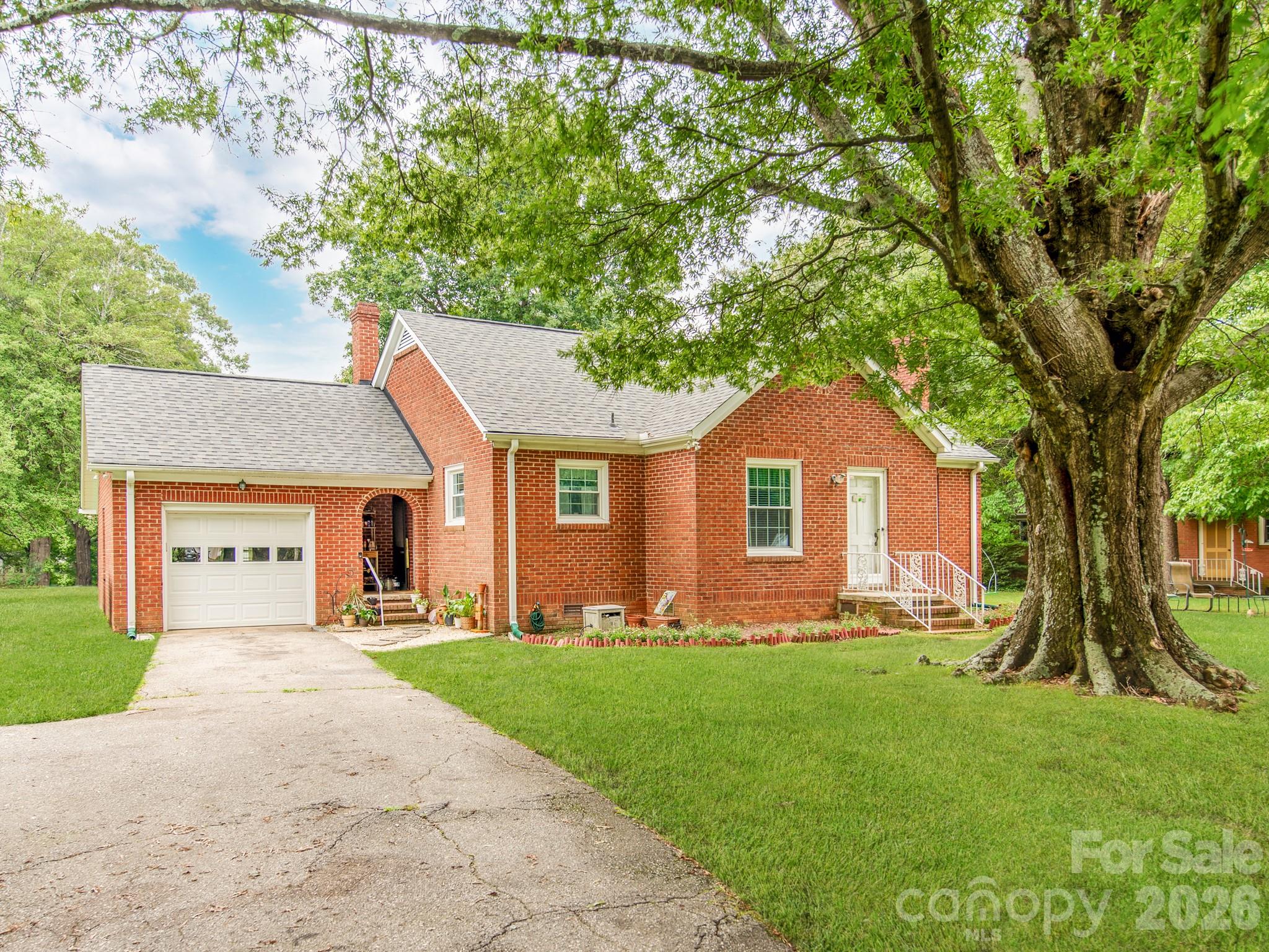 1281 Old Charlotte Rd, Concord, NC 28027