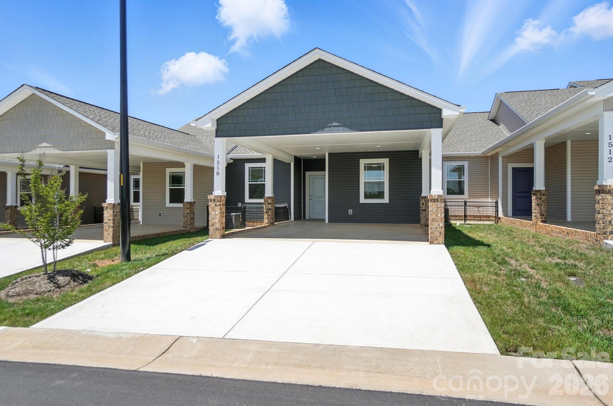 1518 29th St SE, Hickory, NC 28602