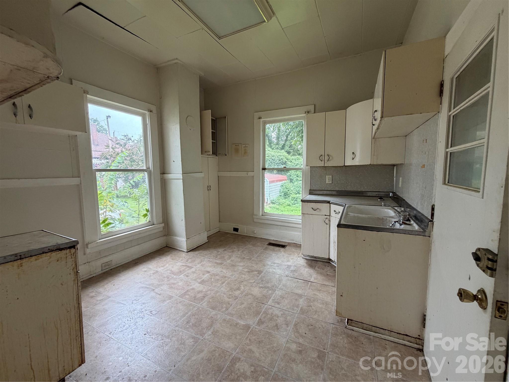 238 Garfield St, Statesville, NC 28677